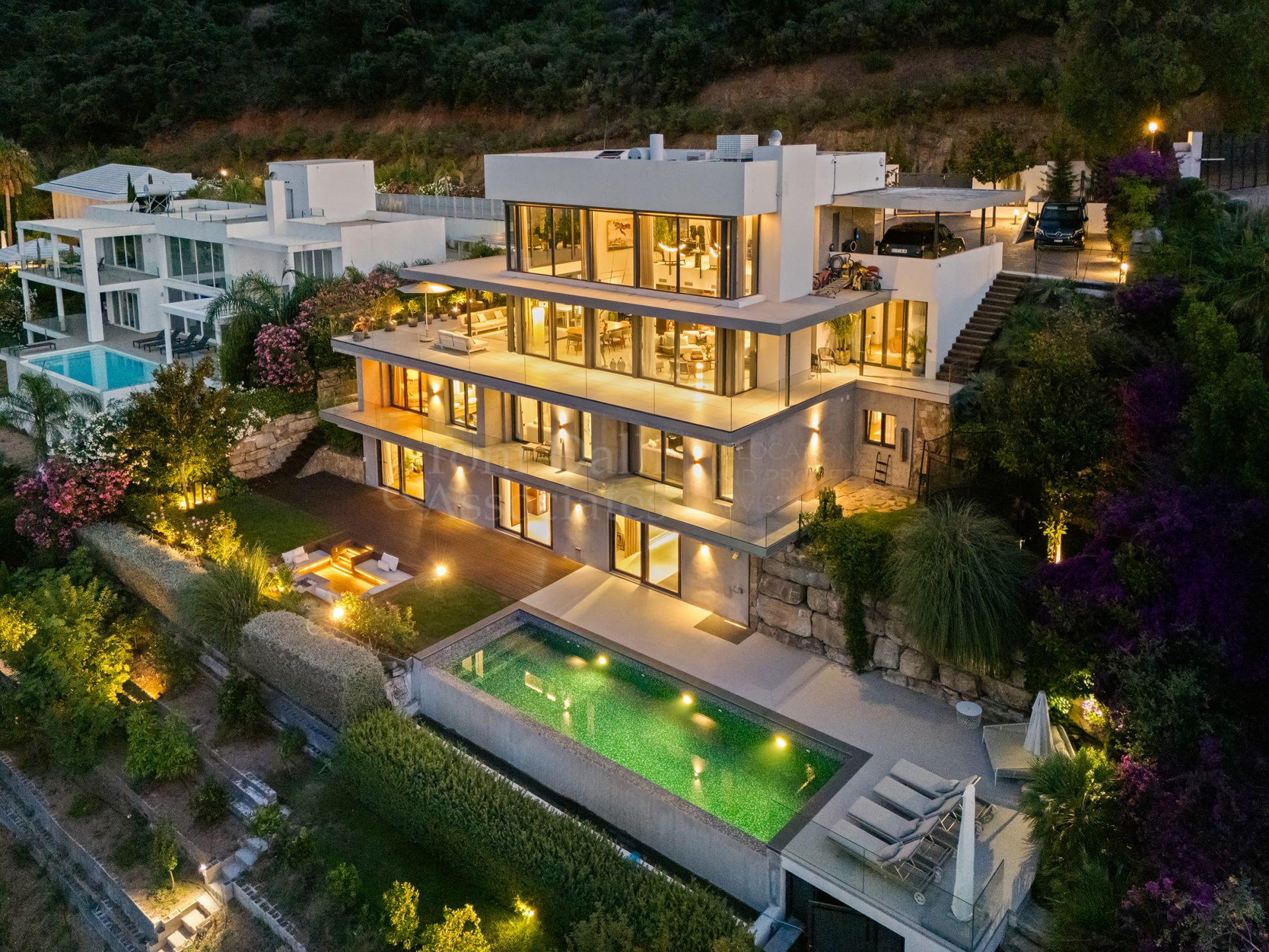 Villa in La Mairena, Marbella