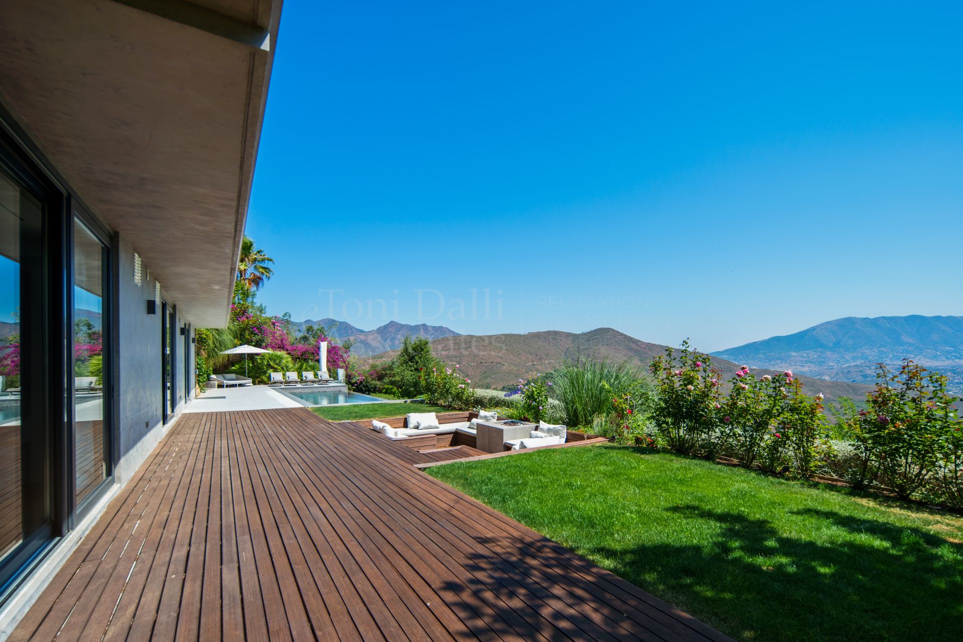 Villa in La Mairena, Marbella