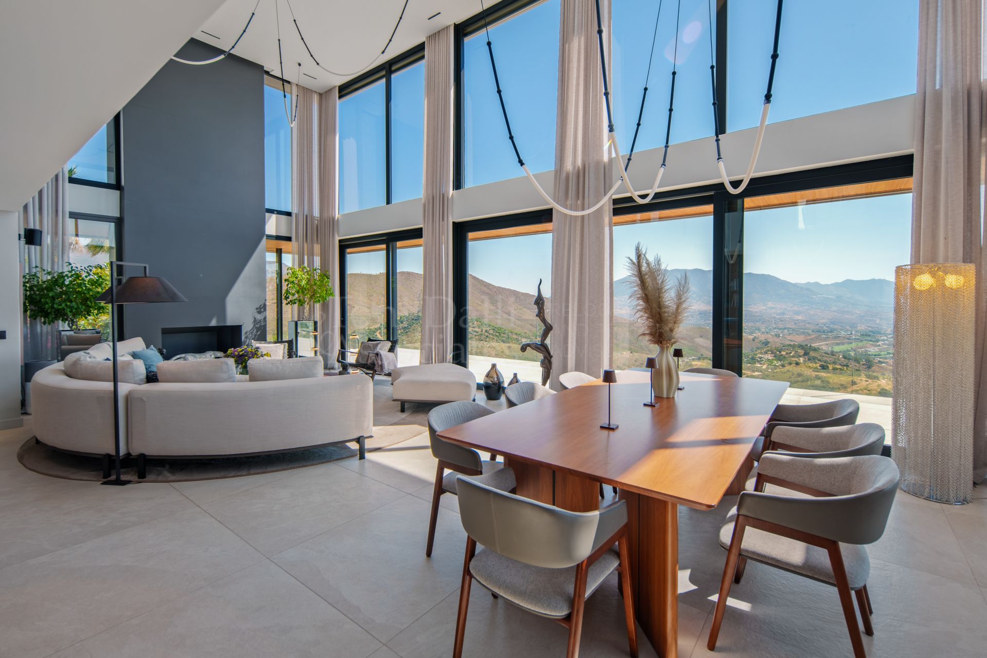 Villa in La Mairena, Marbella