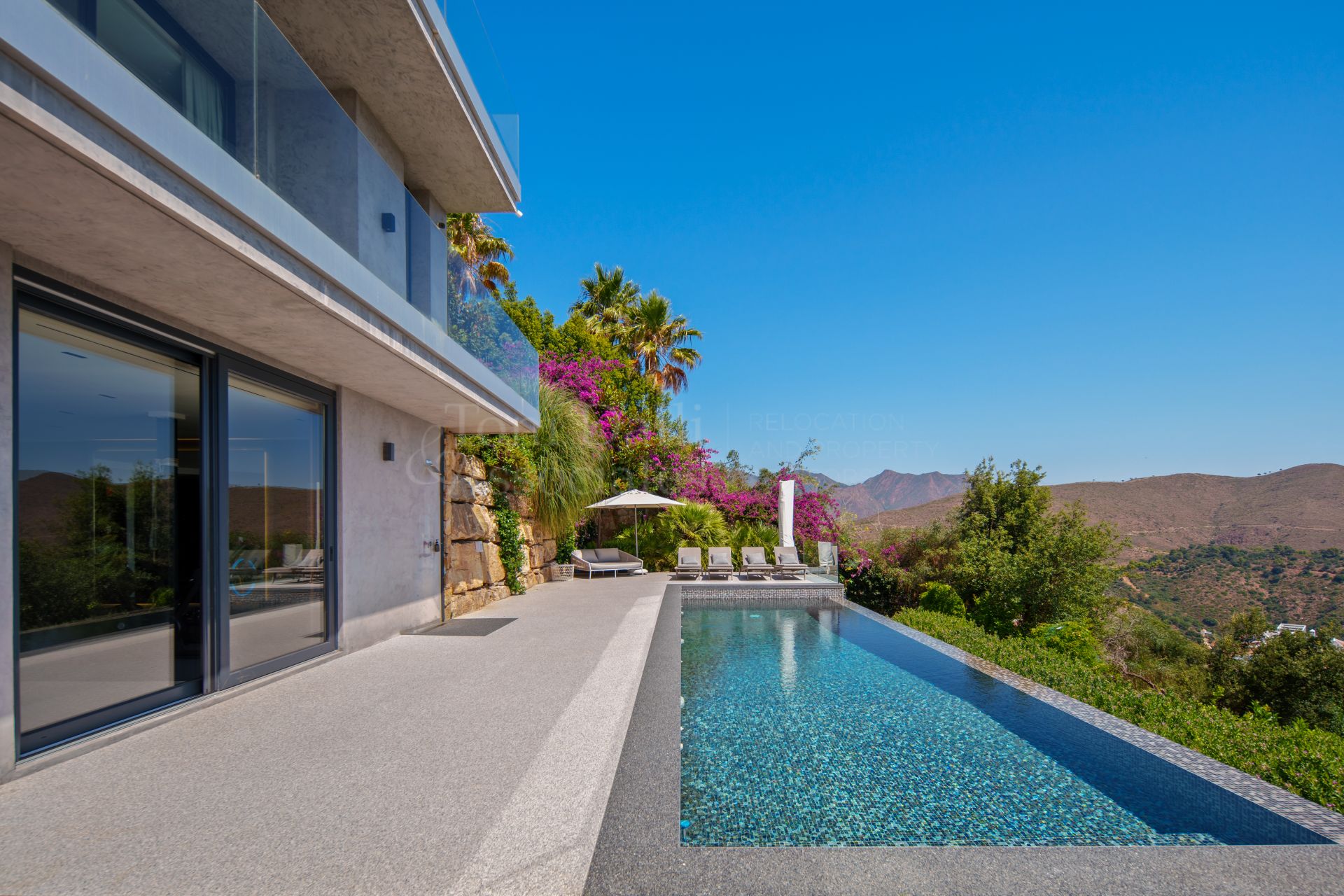 Villa in La Mairena, Marbella