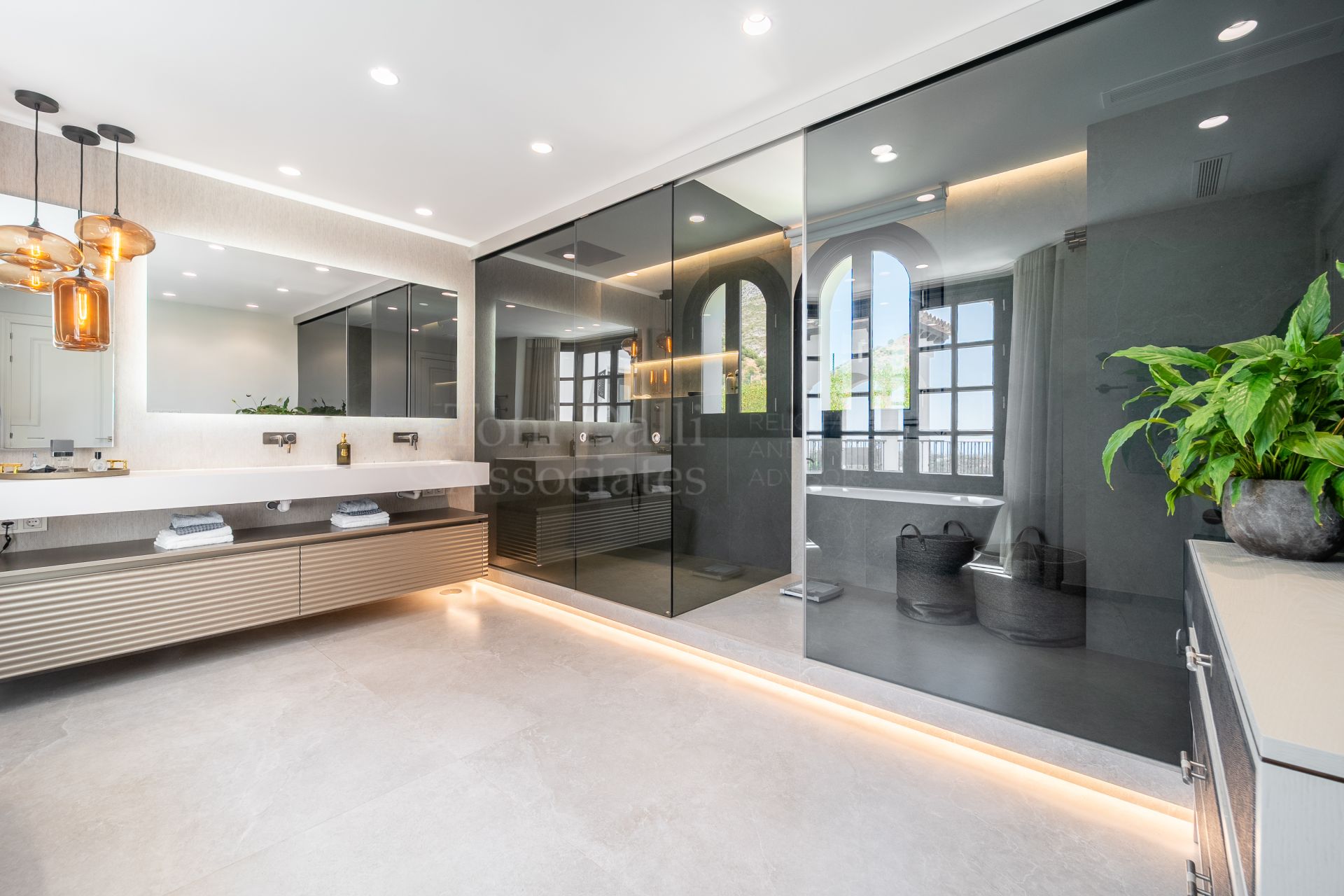 Villa in Marbella Hill Club, Marbella