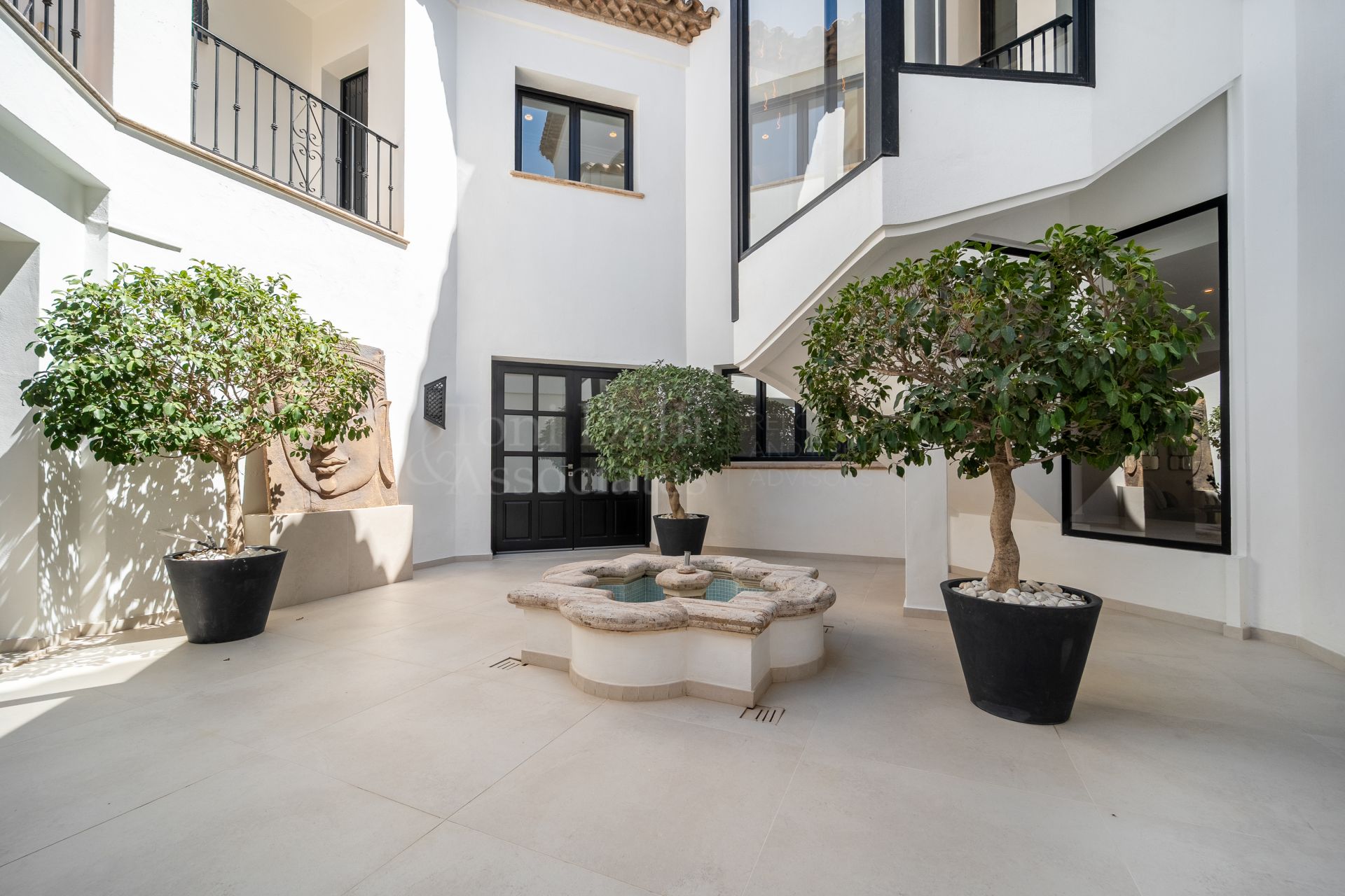 Villa in Marbella Hill Club, Marbella