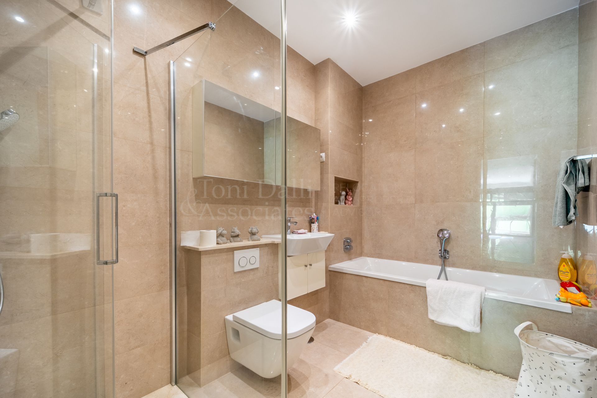Villa in Marbella Hill Club, Marbella