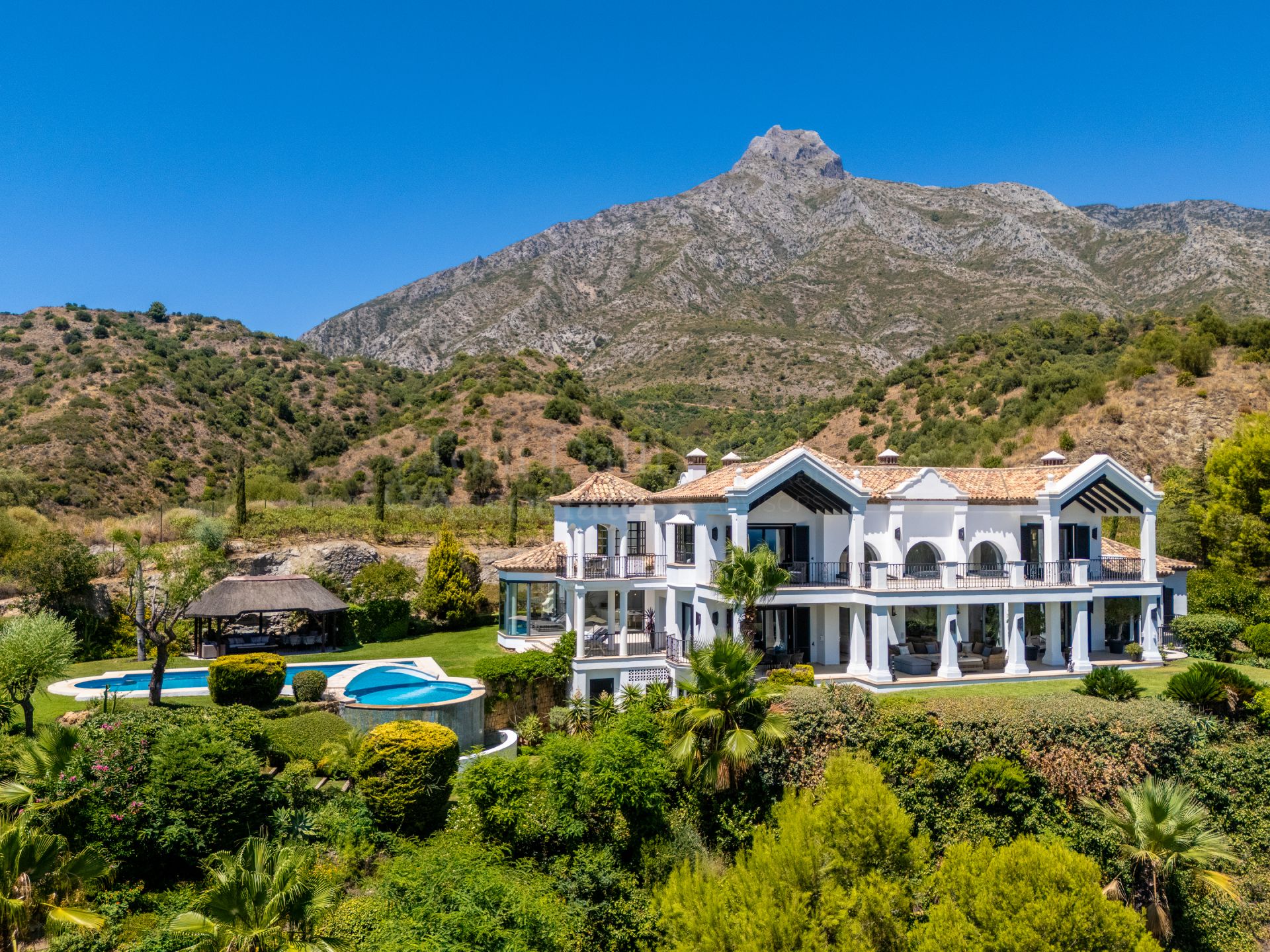 Villa in Marbella Hill Club, Marbella