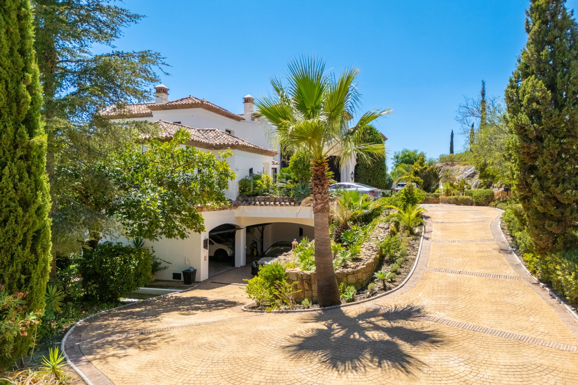 Villa in Marbella Hill Club, Marbella