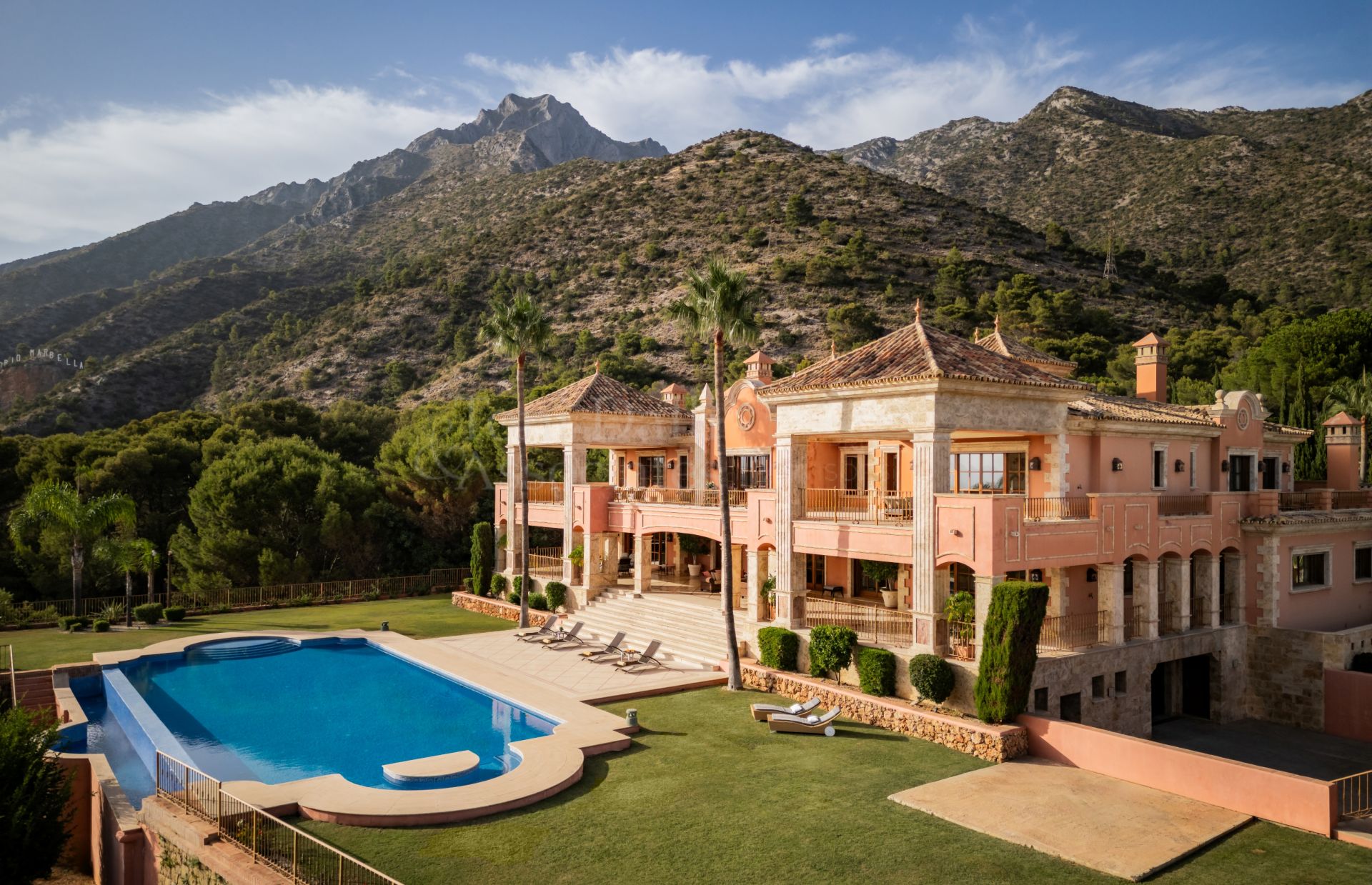 Villa in Sierra Blanca, Marbella