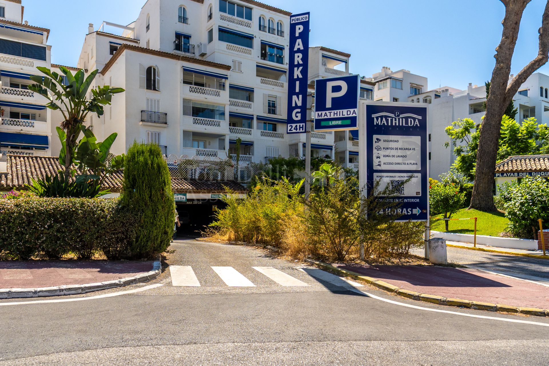 Commercial Premises in Playas del Duque, Marbella