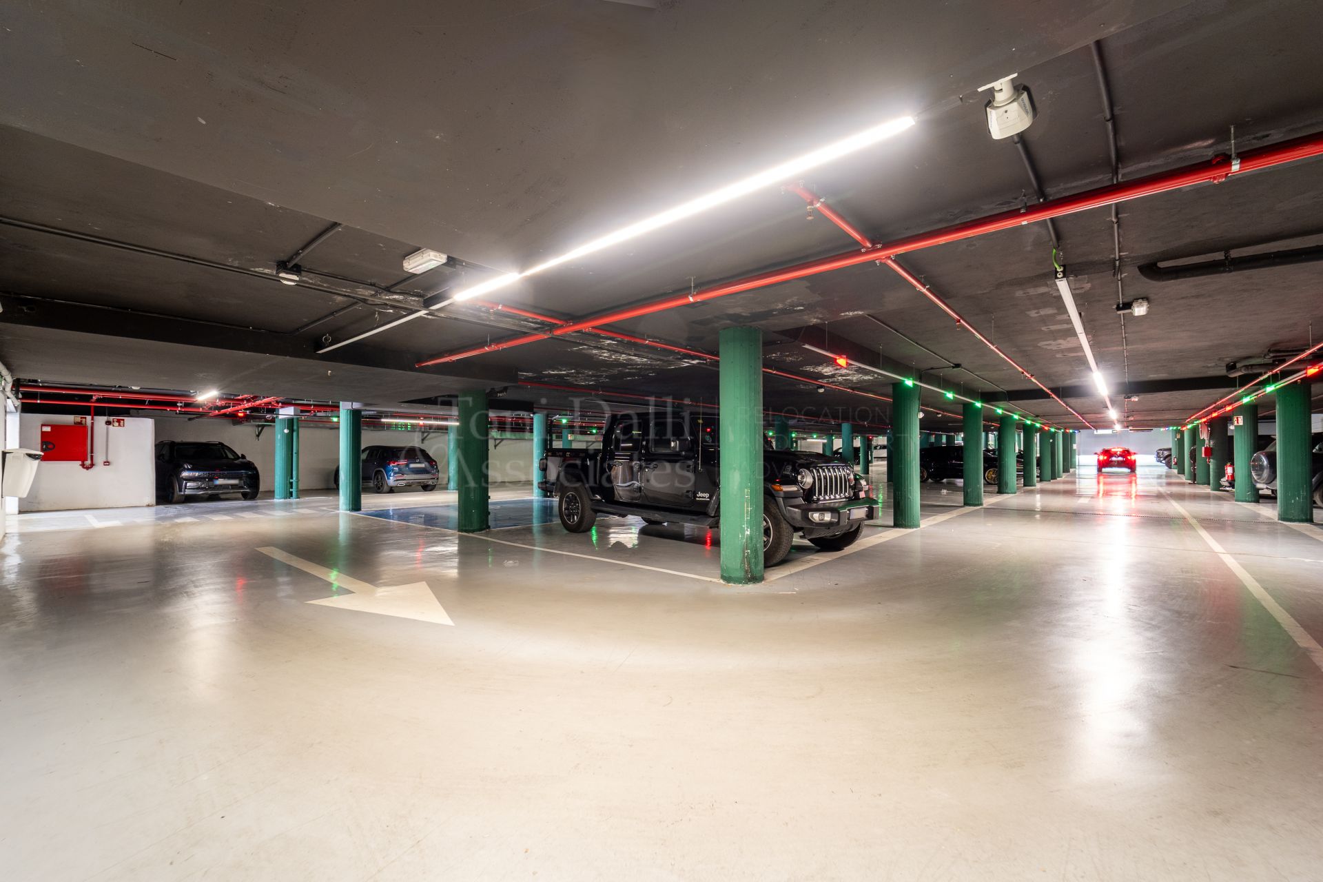 Commercial Premises in Playas del Duque, Marbella