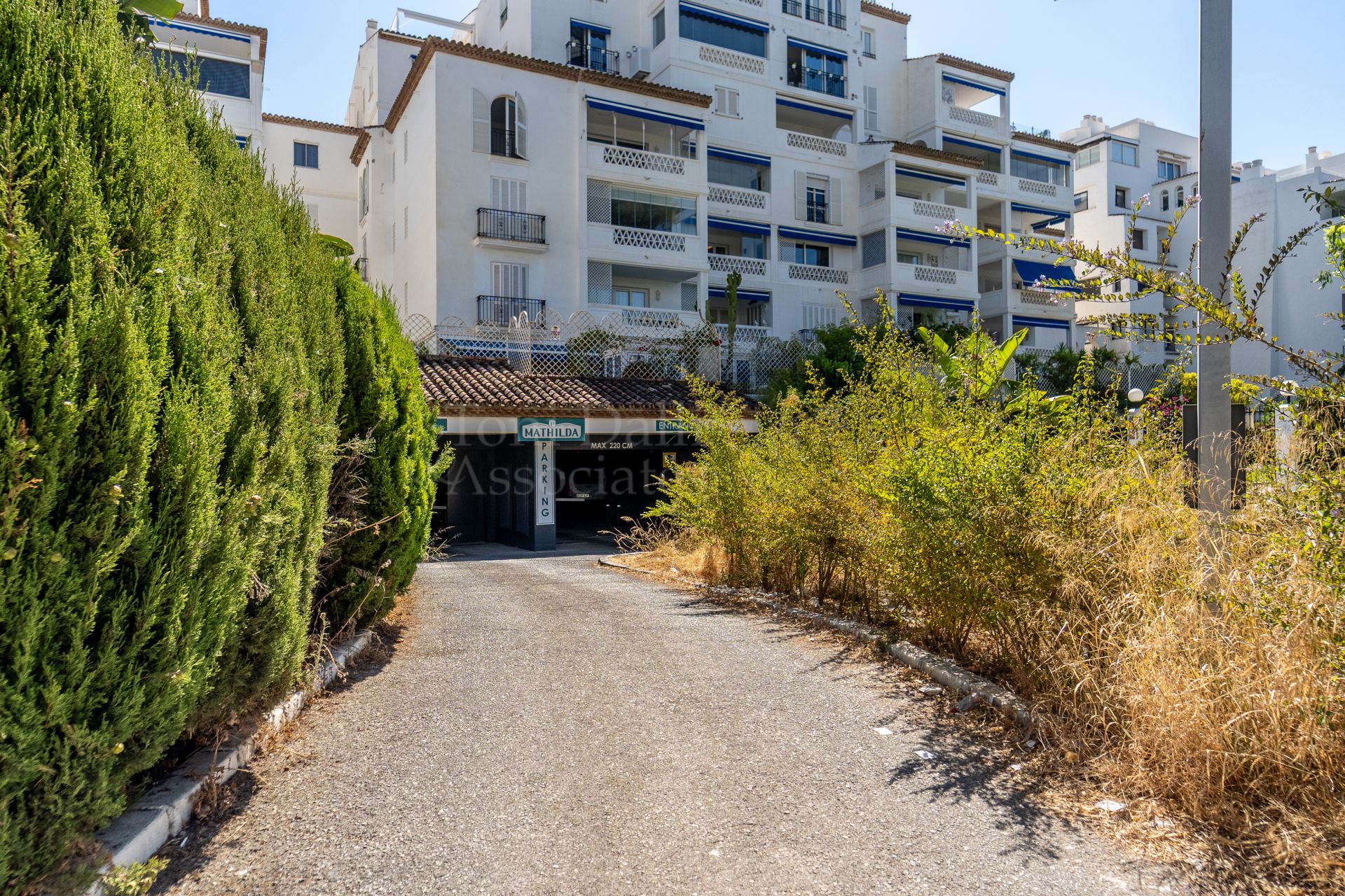 Commercial Premises in Playas del Duque, Marbella
