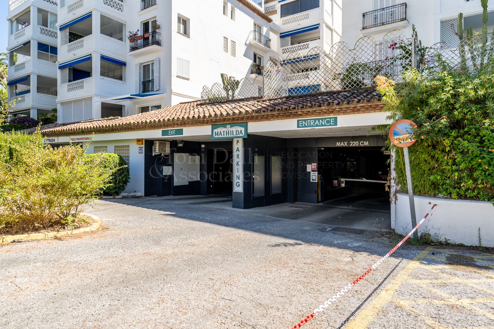 Commercial Premises in Playas del Duque, Marbella