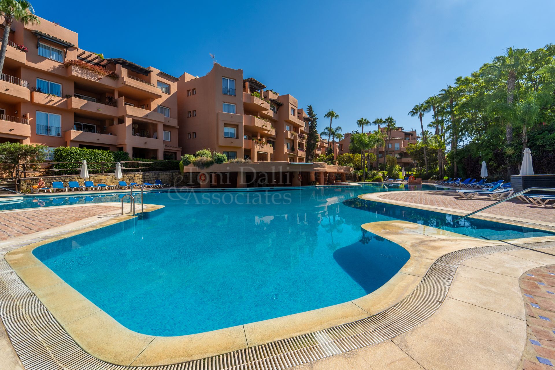Apartment in Oasis de Marbella, Marbella