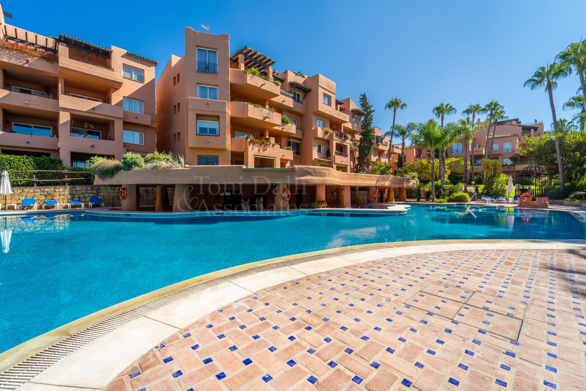 Apartment in Oasis de Marbella, Marbella
