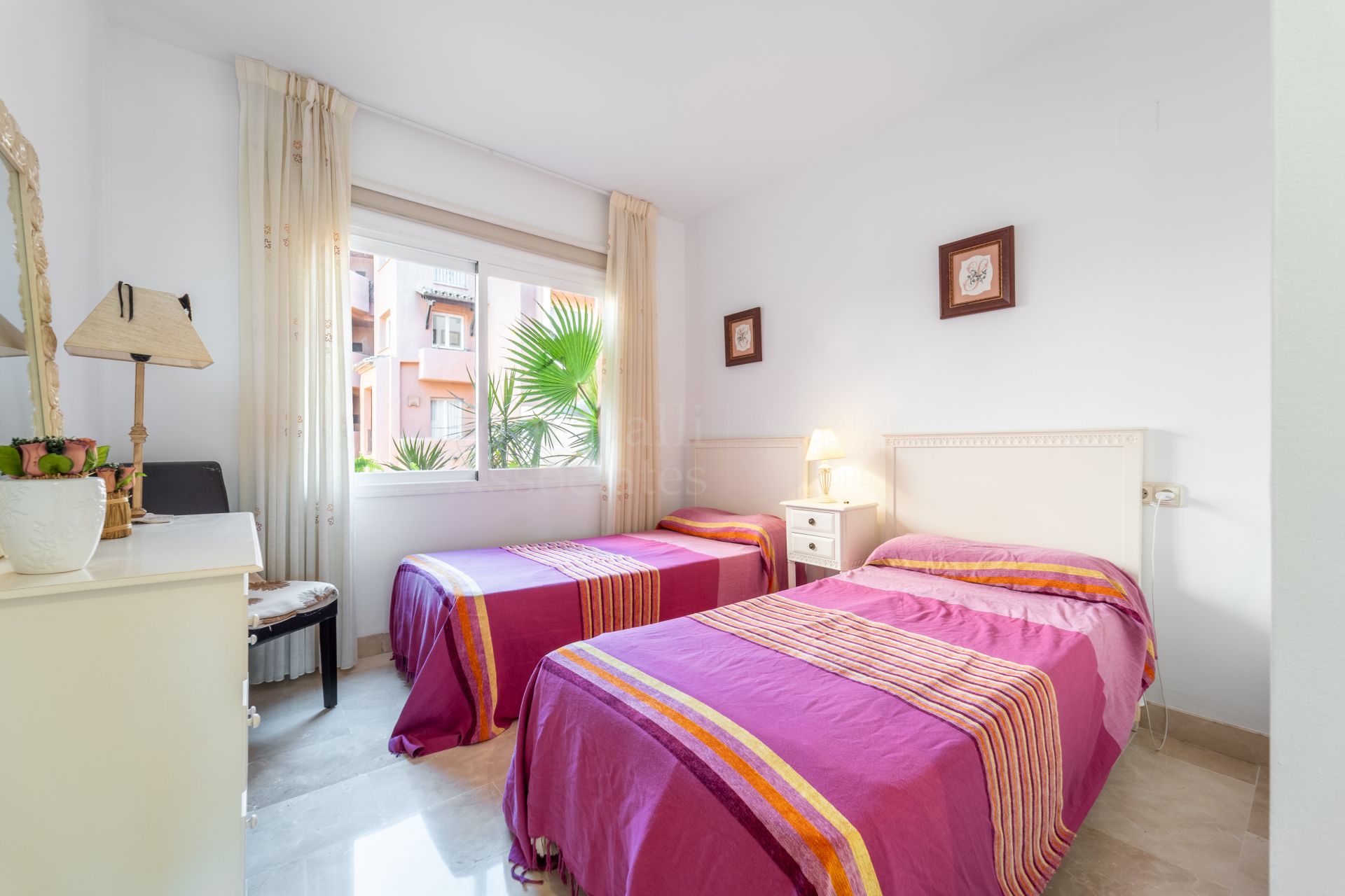 Apartment in Oasis de Marbella, Marbella