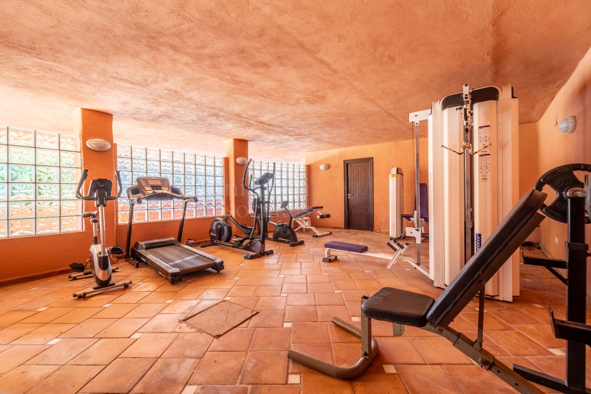 Apartment in Oasis de Marbella, Marbella