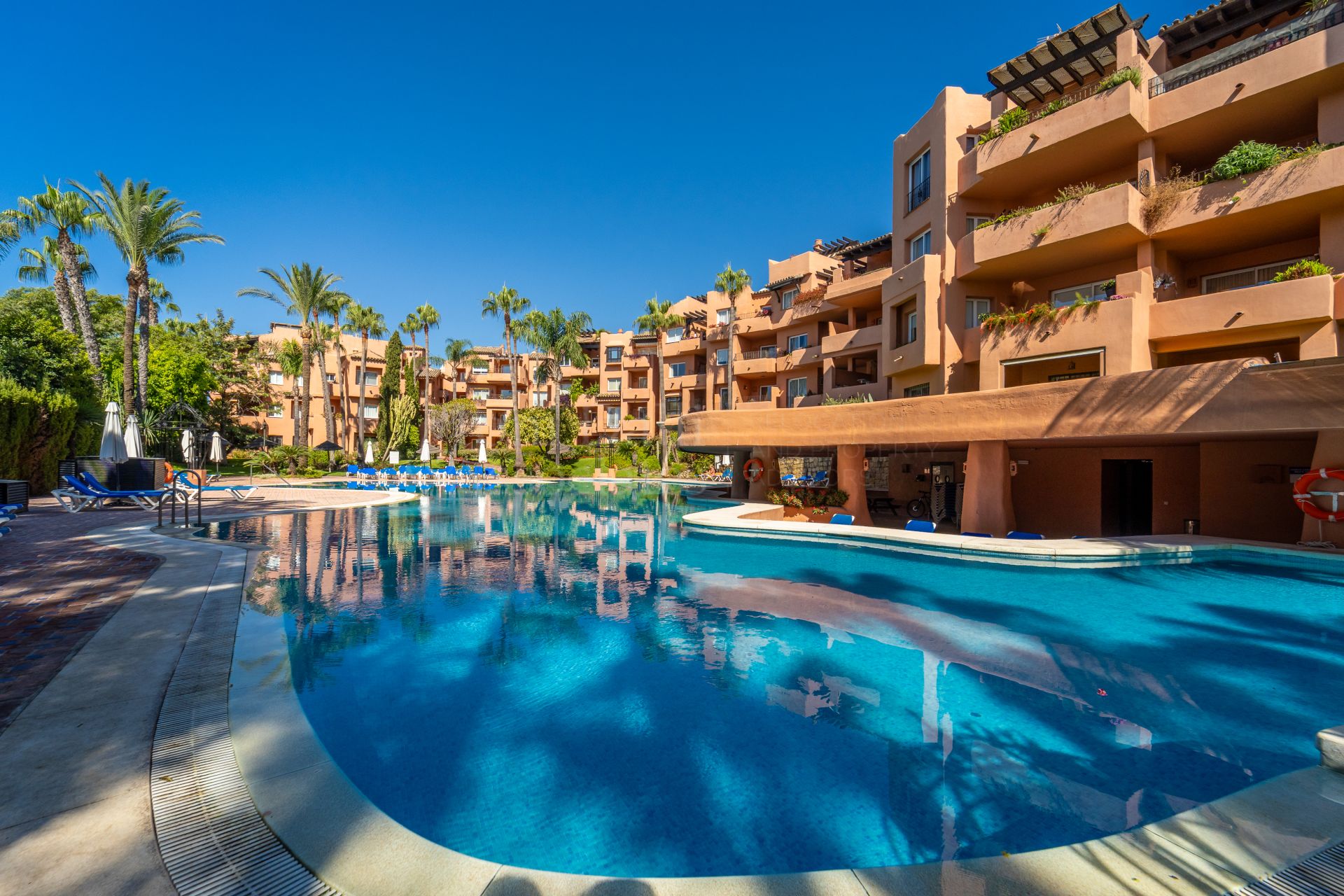 Apartment in Oasis de Marbella, Marbella