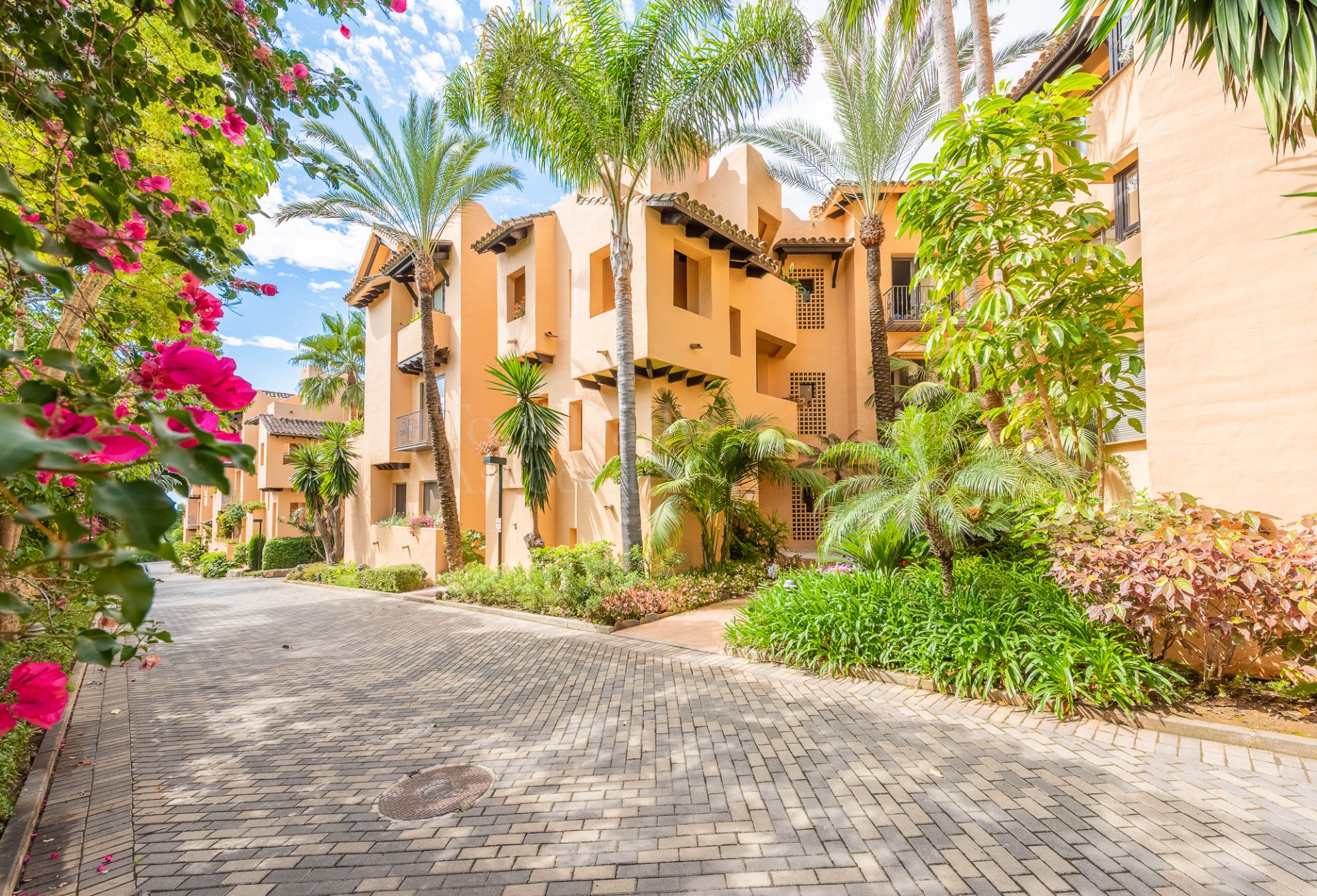 Ground Floor Apartment in Mansion Club, Marbella