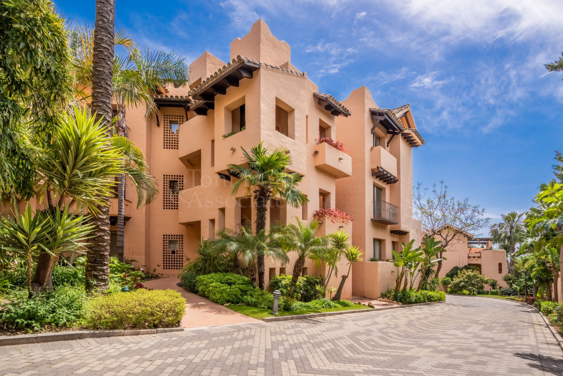 Ground Floor Apartment in Mansion Club, Marbella
