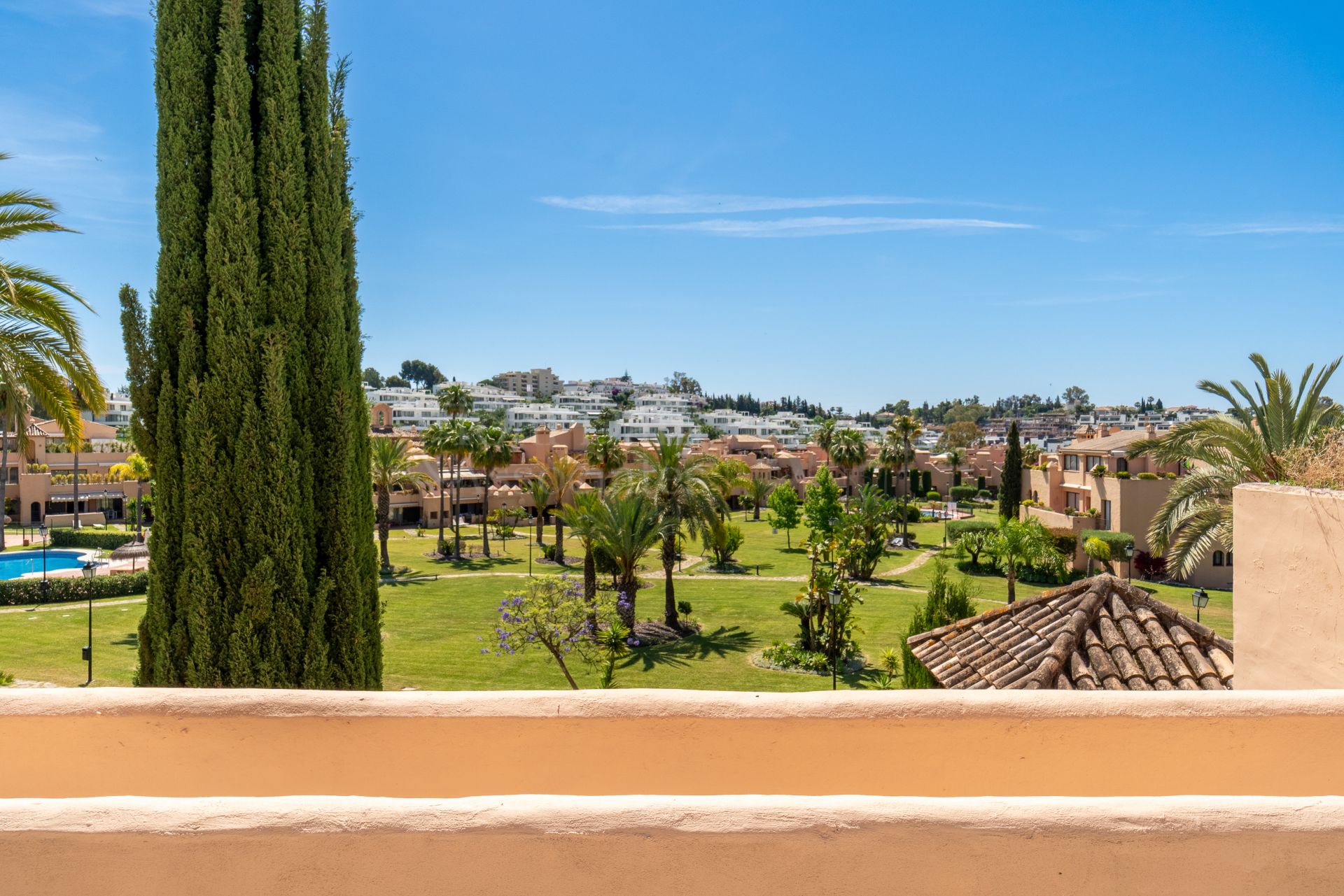 Duplex Penthouse in La Cartuja del Golf, Estepona