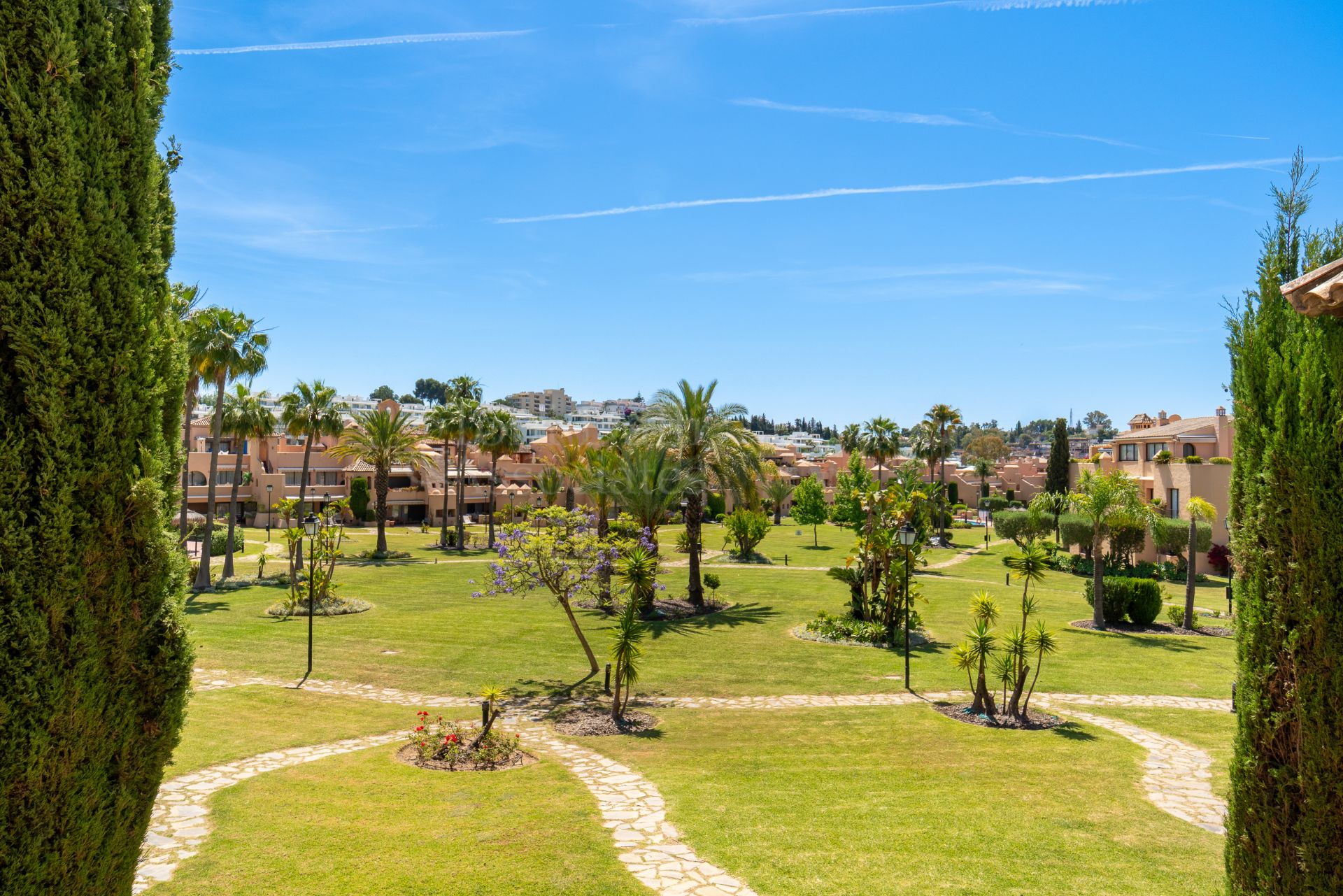 Duplex Penthouse in La Cartuja del Golf, Estepona