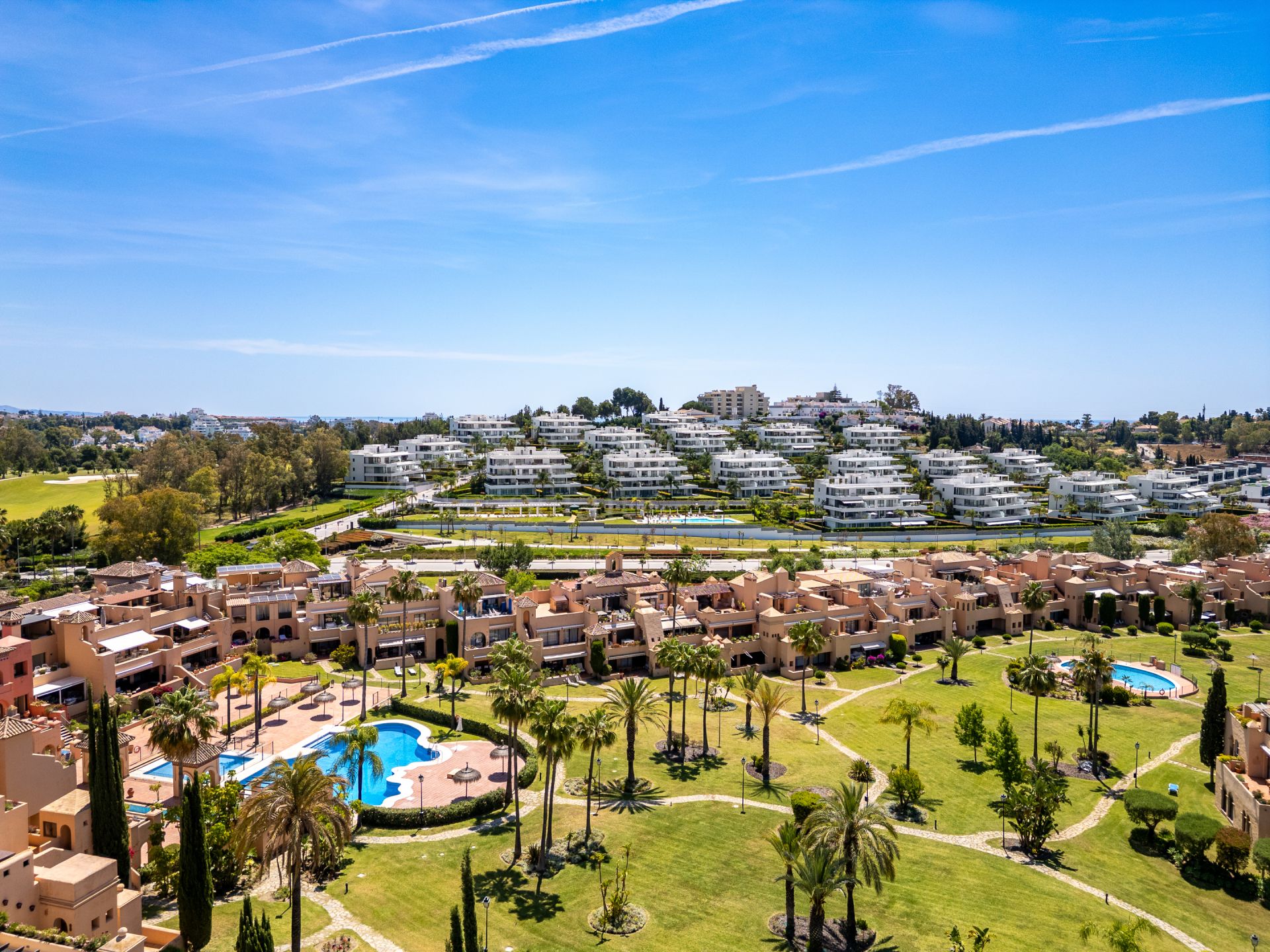 Duplex Penthouse in La Cartuja del Golf, Estepona