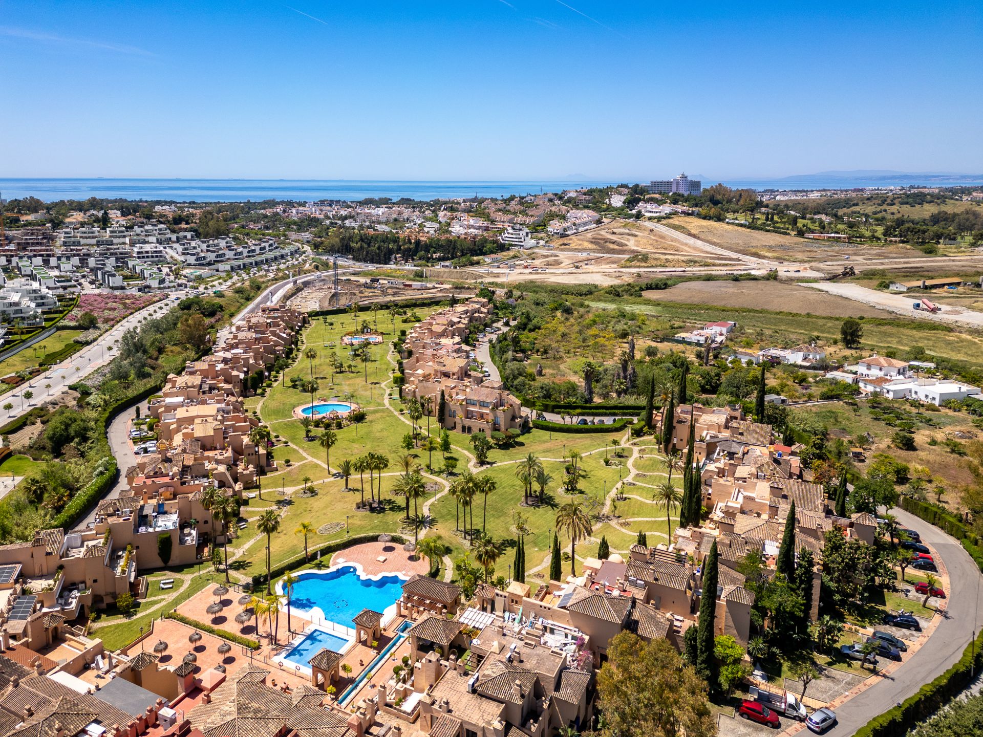 Duplex Penthouse in La Cartuja del Golf, Estepona