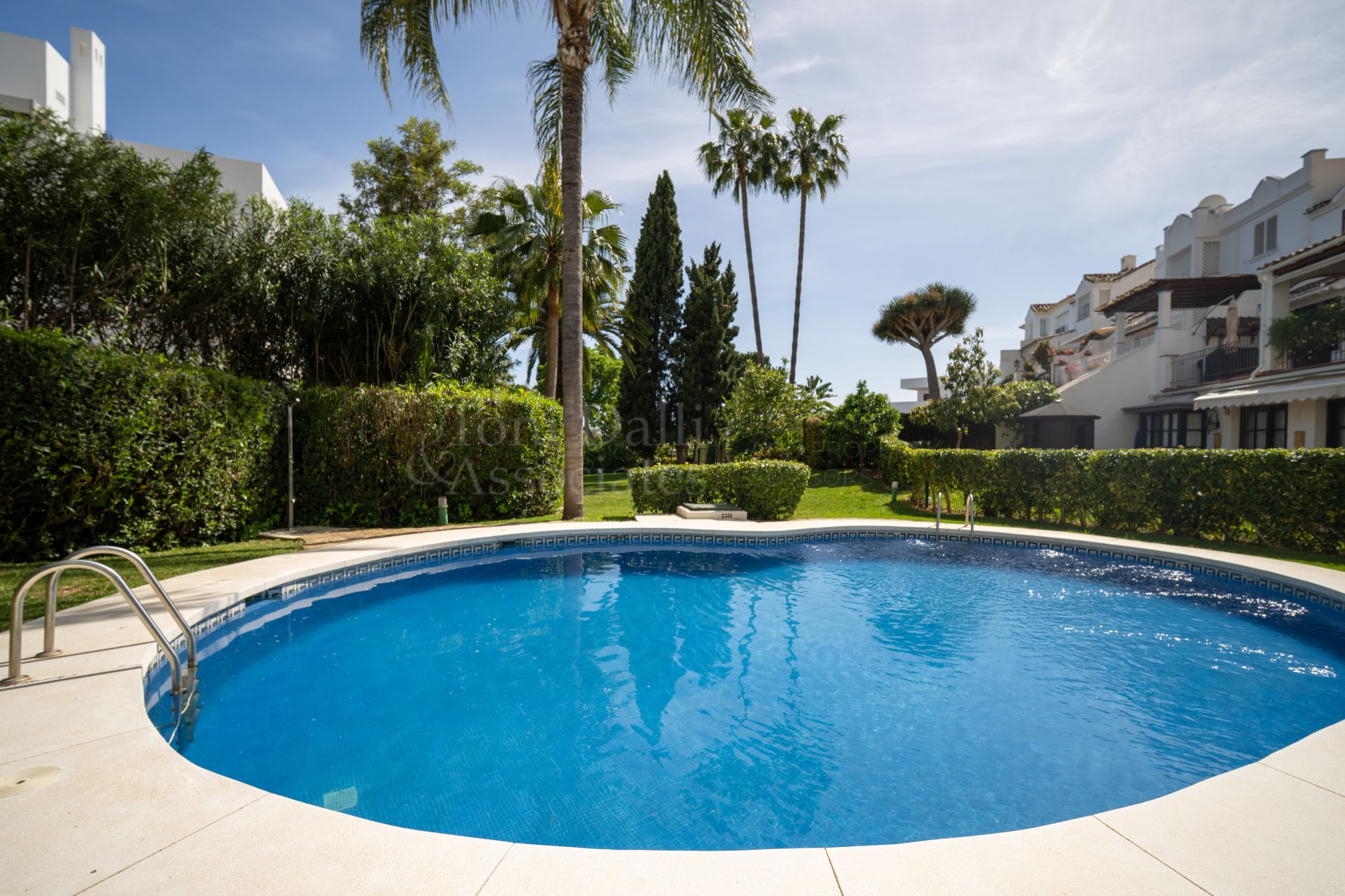 Town House in Marbella Hill Club, Marbella
