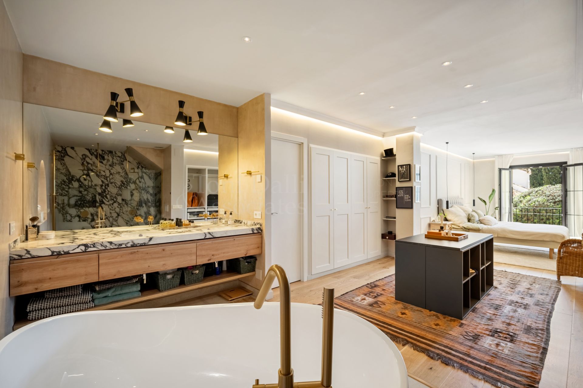 Town House in Marbella Hill Club, Marbella