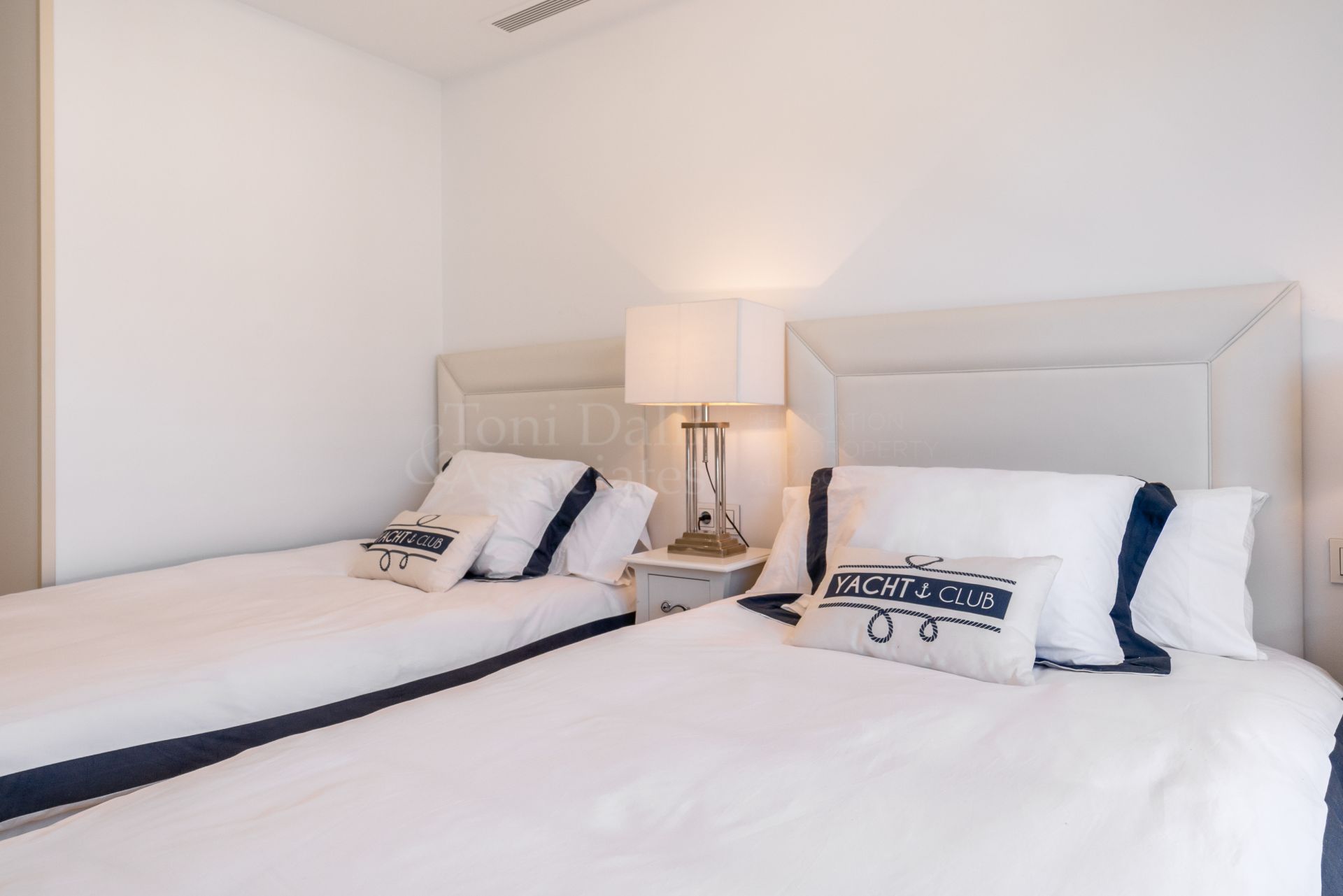 Penthouse in Las Cañas Beach, Marbella