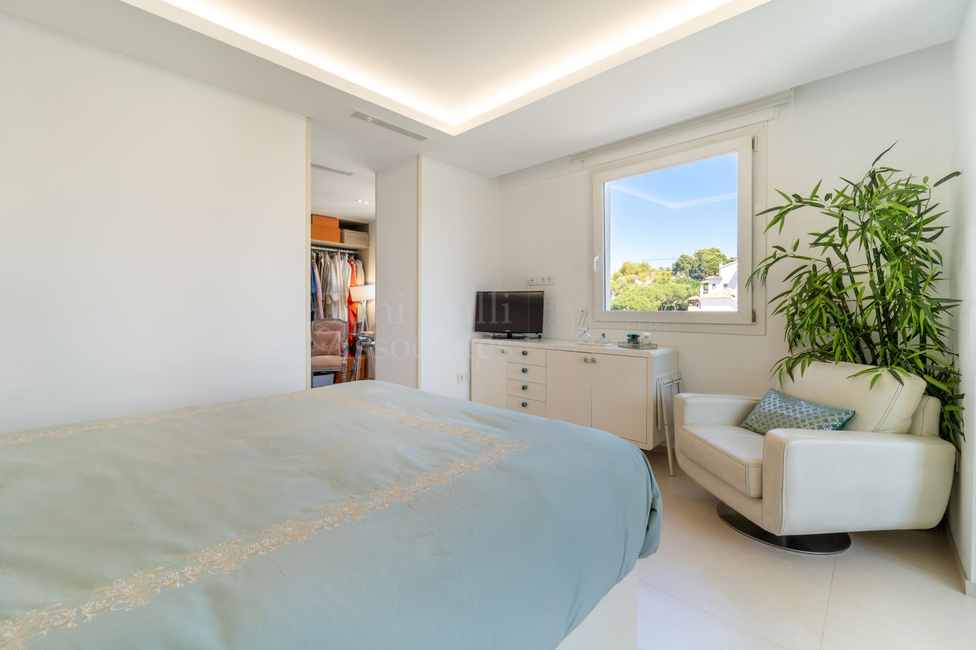 Penthouse in Las Cañas Beach, Marbella