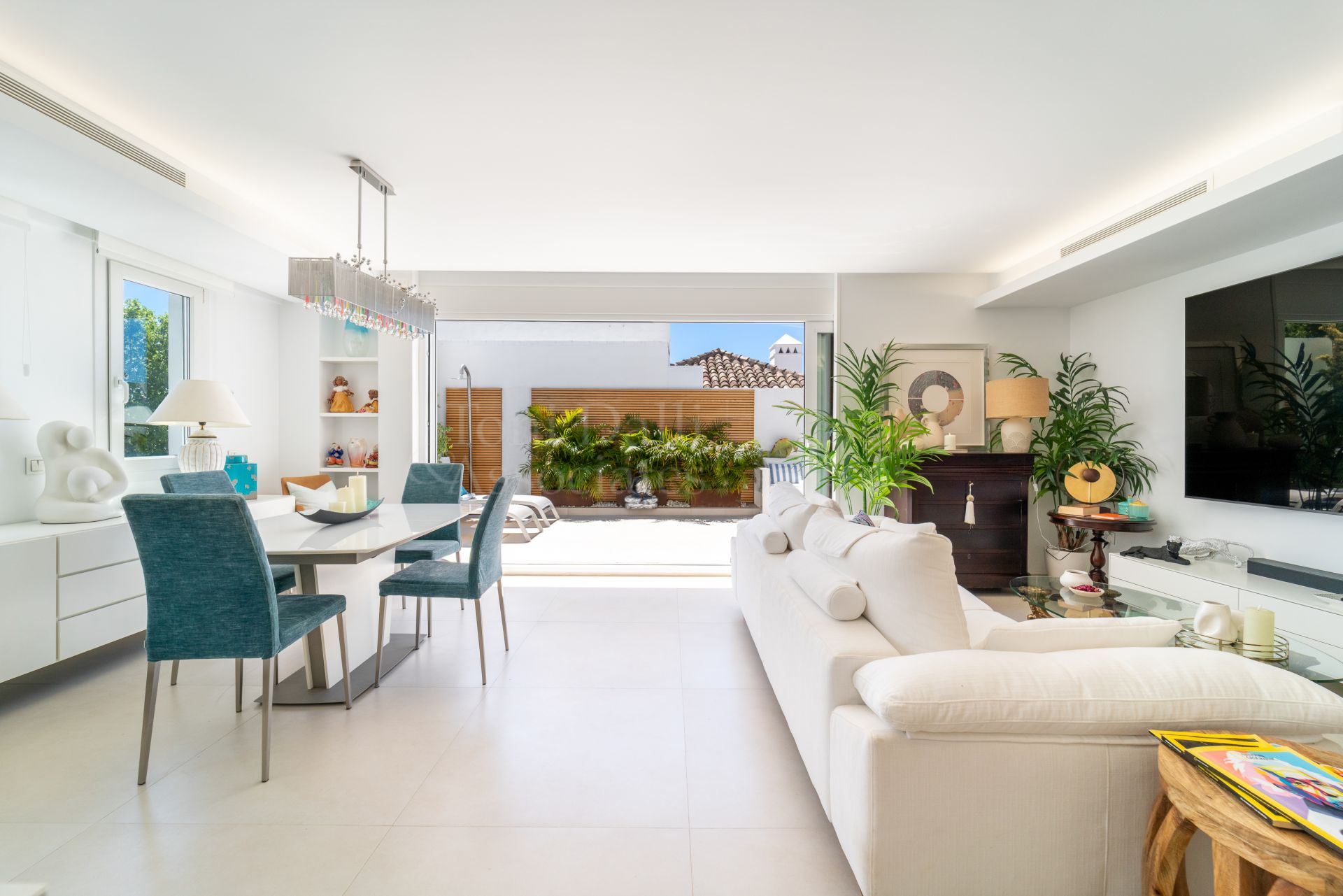 Penthouse in Las Cañas Beach, Marbella