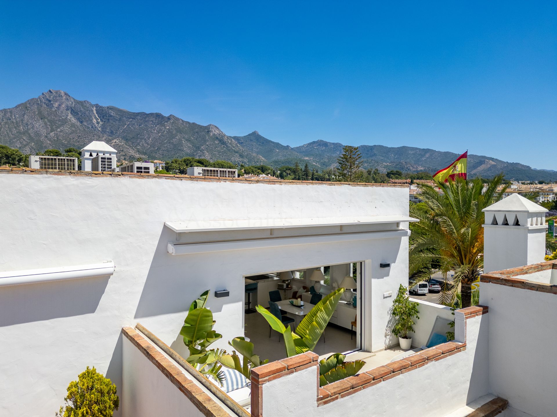 Penthouse in Las Cañas Beach, Marbella