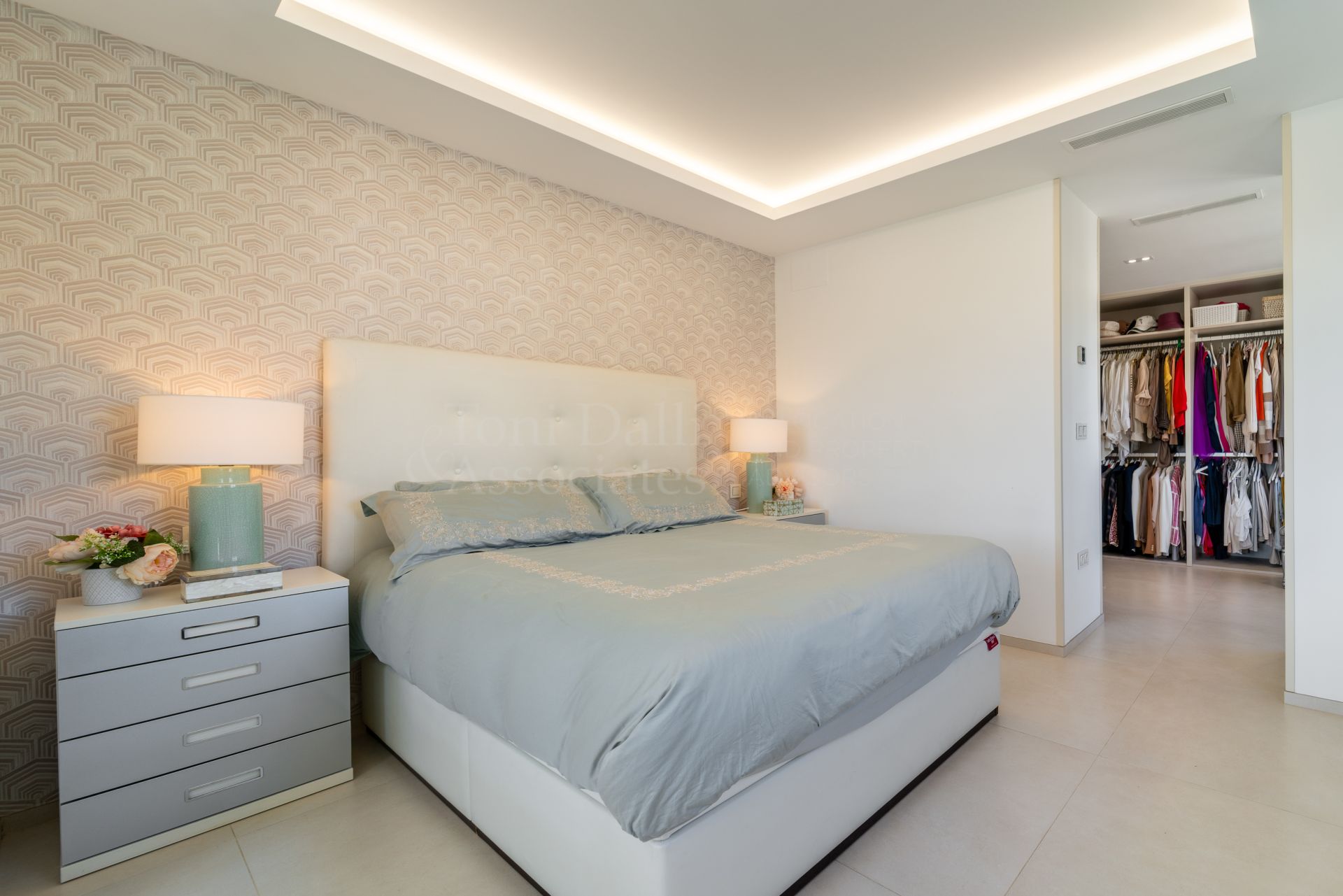 Penthouse in Las Cañas Beach, Marbella