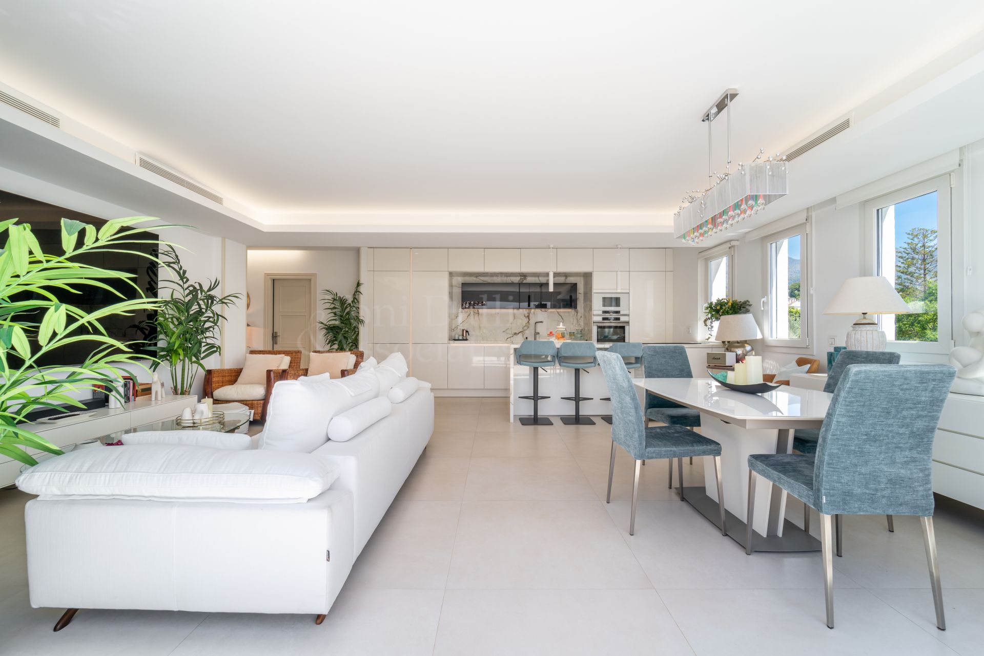 Penthouse in Las Cañas Beach, Marbella