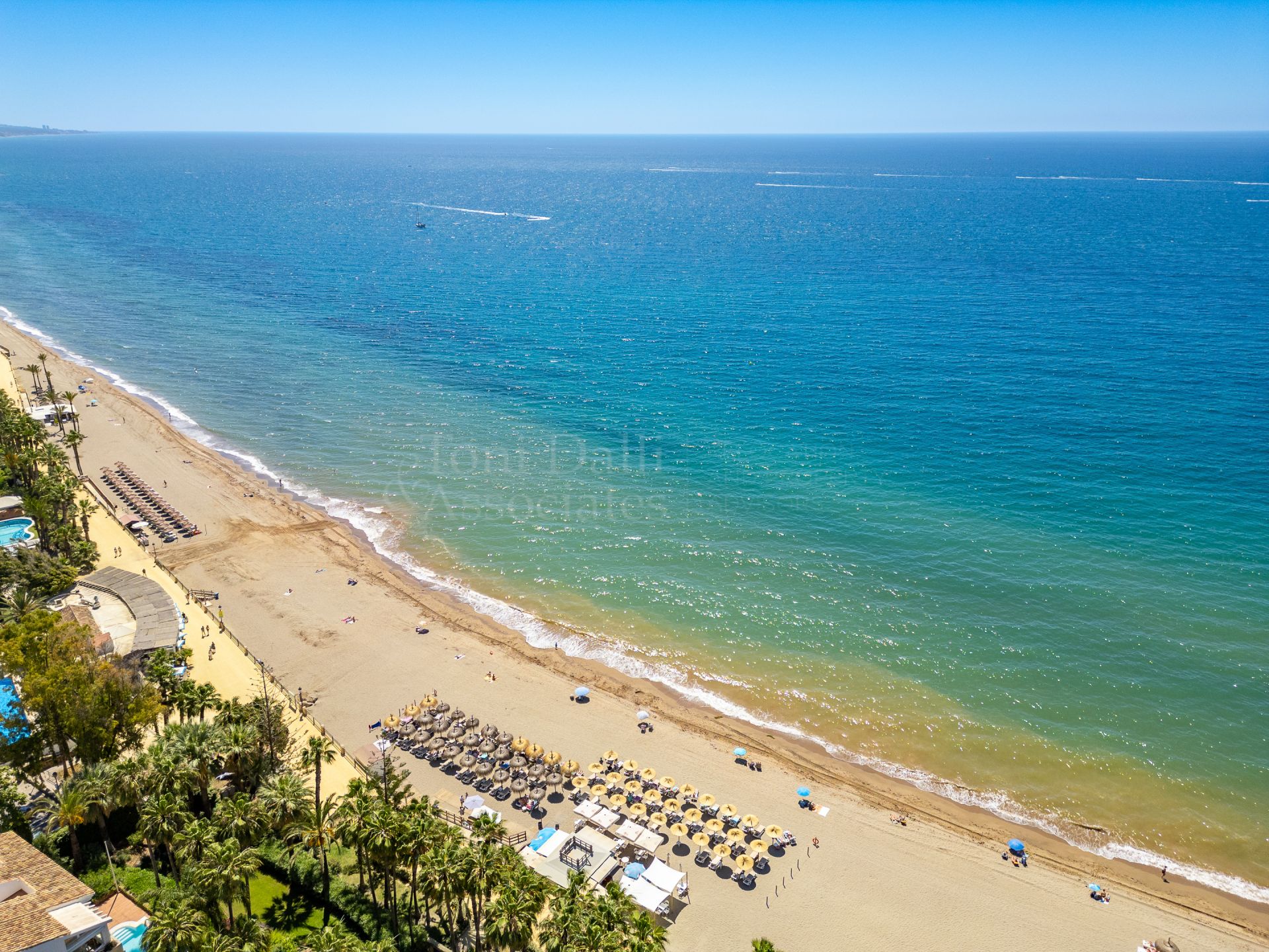 Penthouse in Las Cañas Beach, Marbella