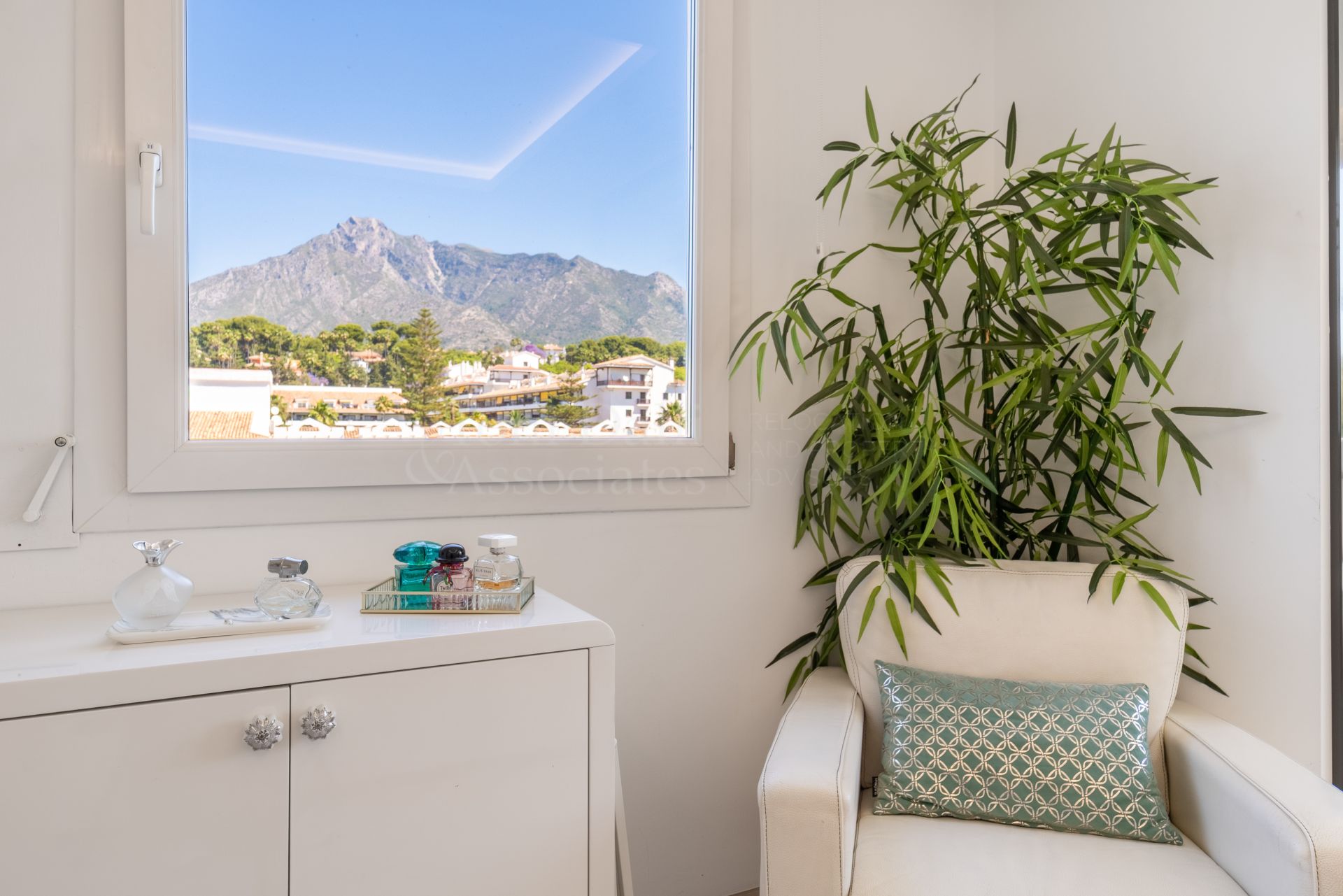 Penthouse in Las Cañas Beach, Marbella