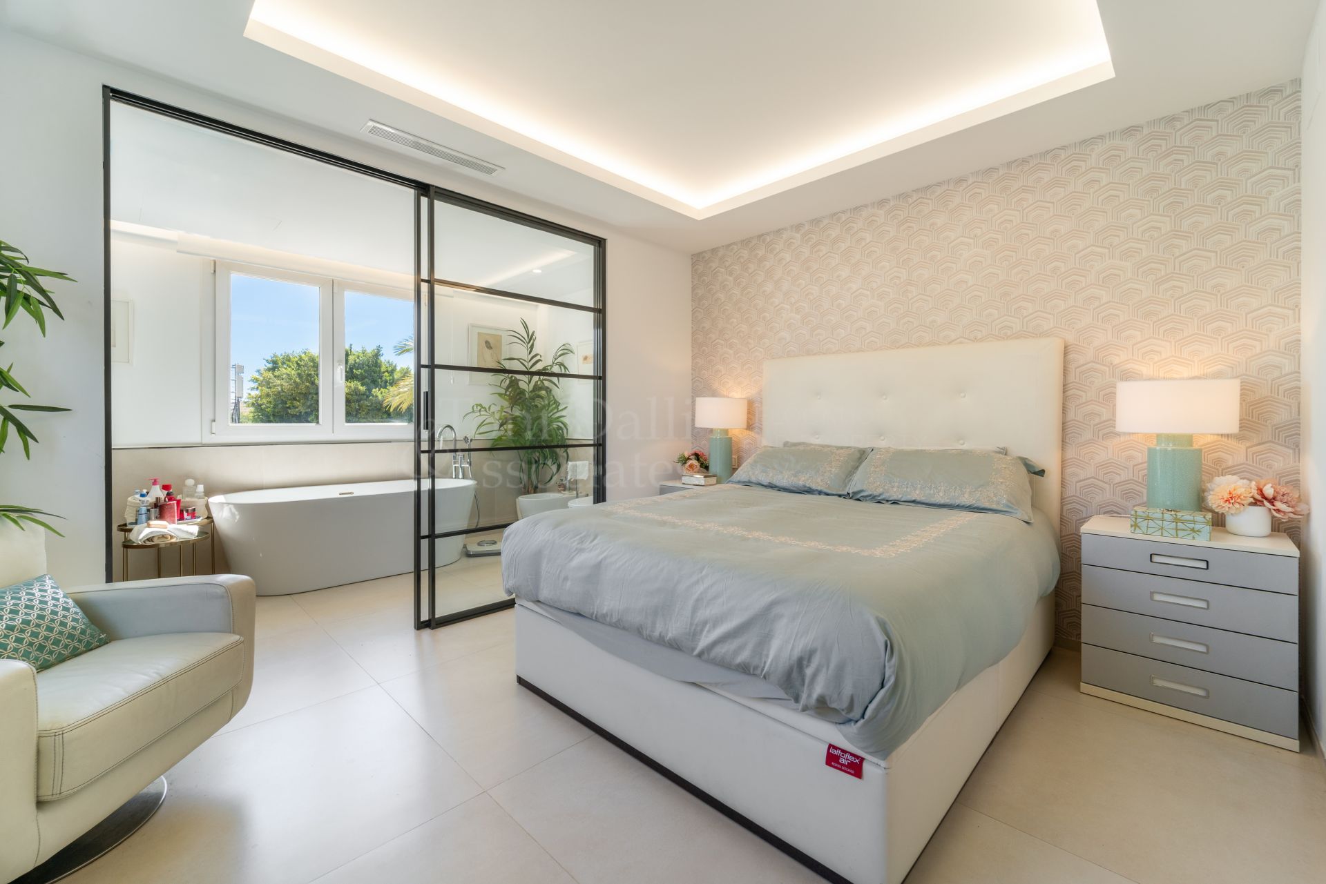 Penthouse in Las Cañas Beach, Marbella