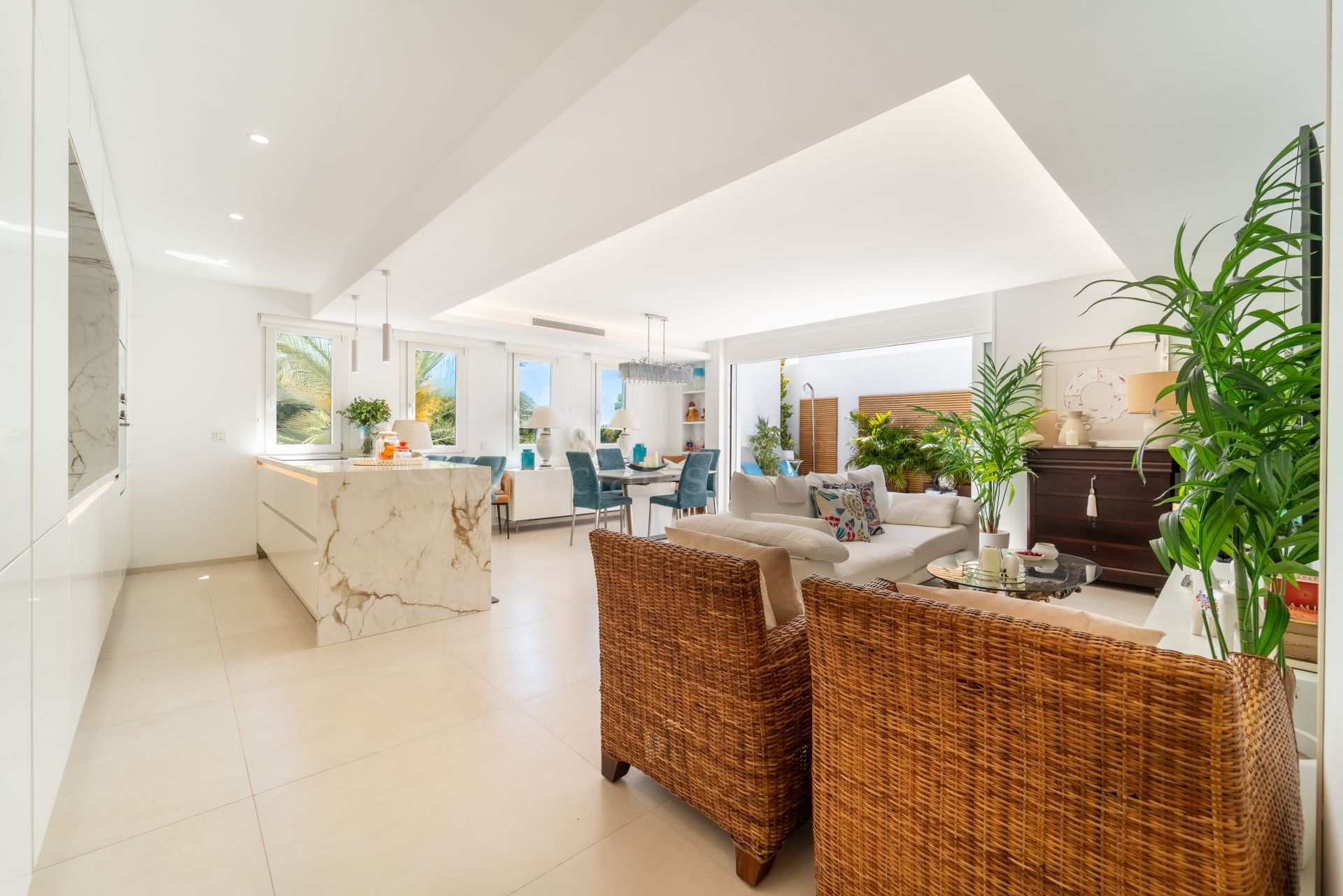 Penthouse in Las Cañas Beach, Marbella