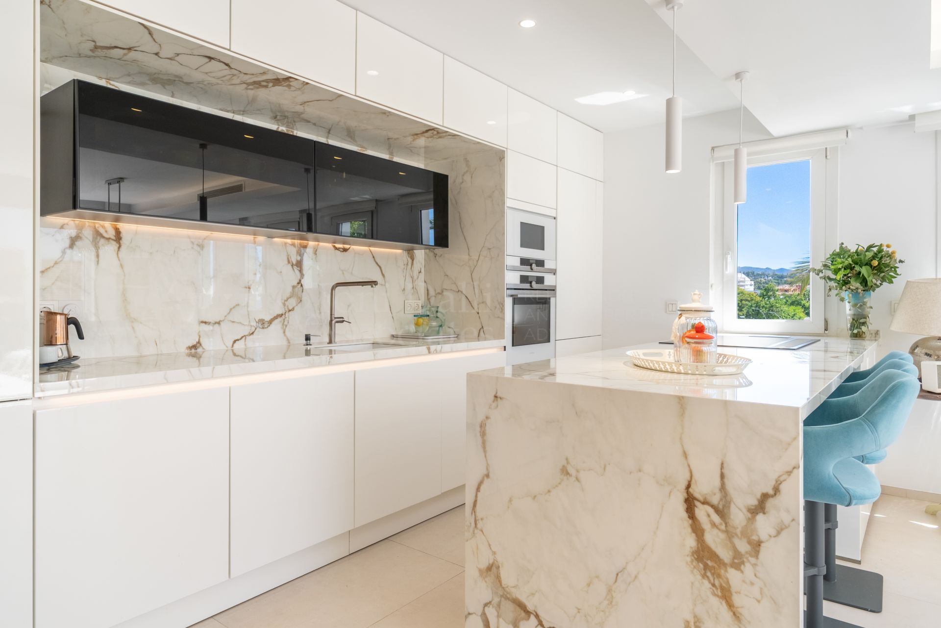 Penthouse in Las Cañas Beach, Marbella