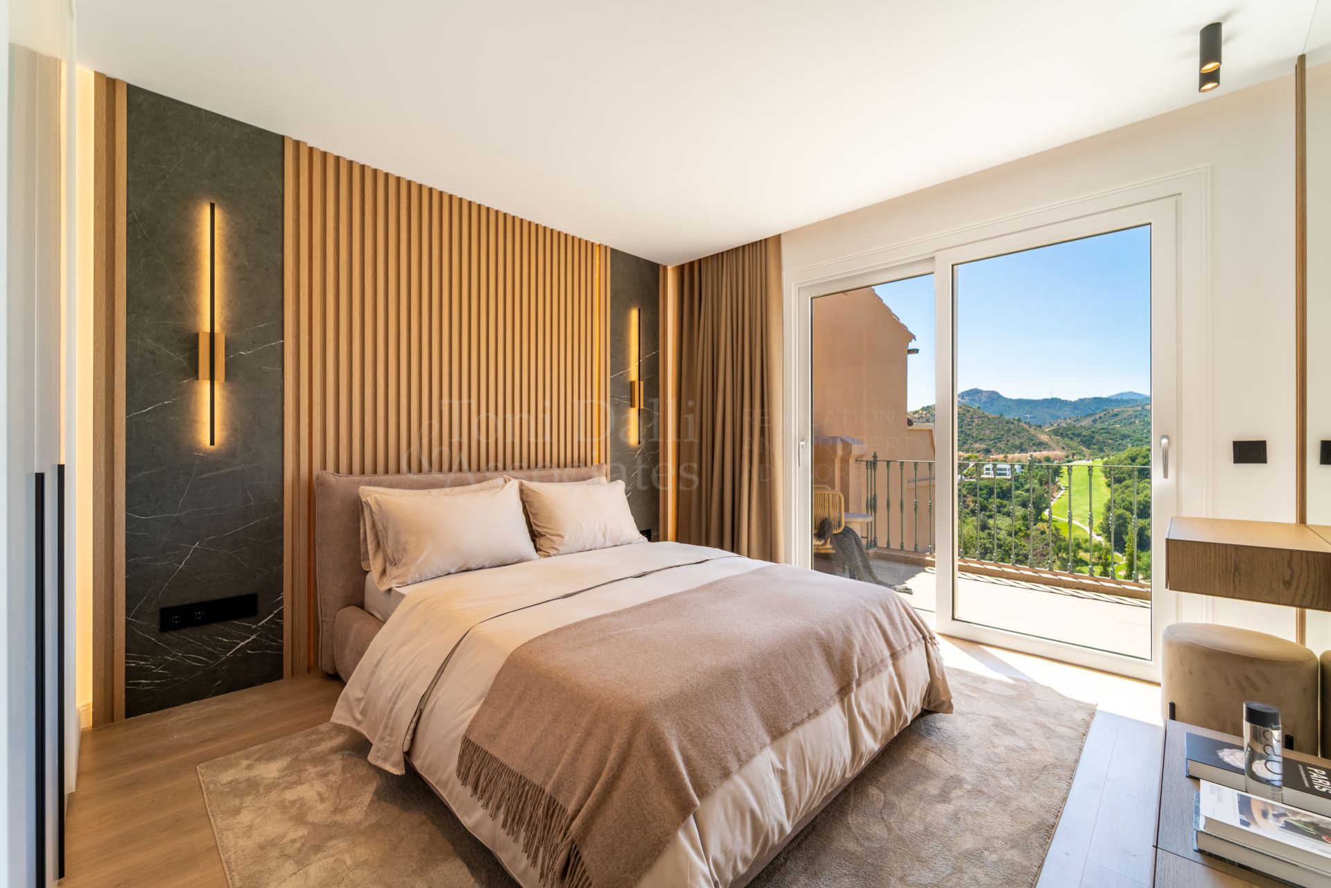 Town House in Monte Halcones, Benahavis