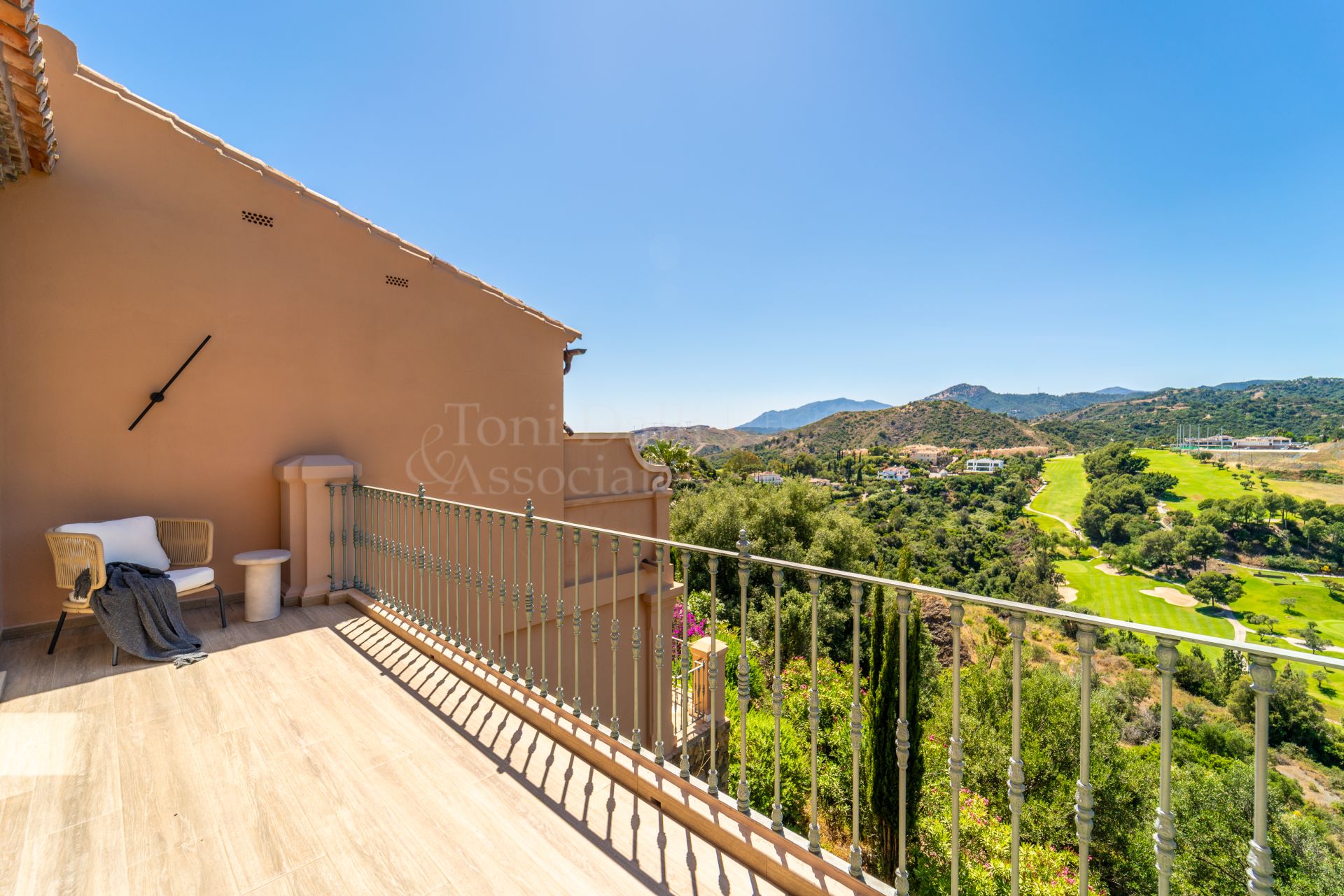 Town House in Monte Halcones, Benahavis