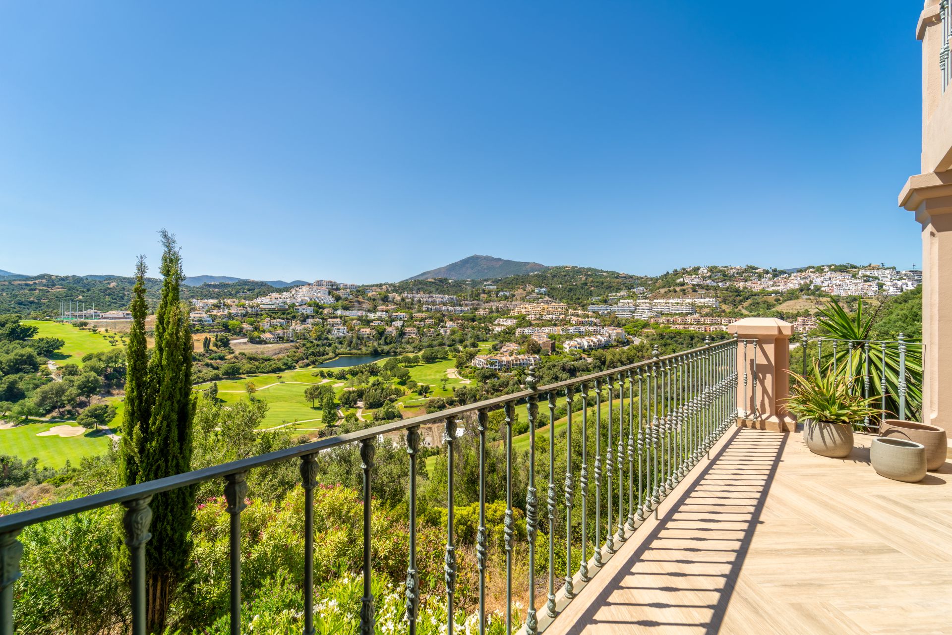 Town House in Monte Halcones, Benahavis