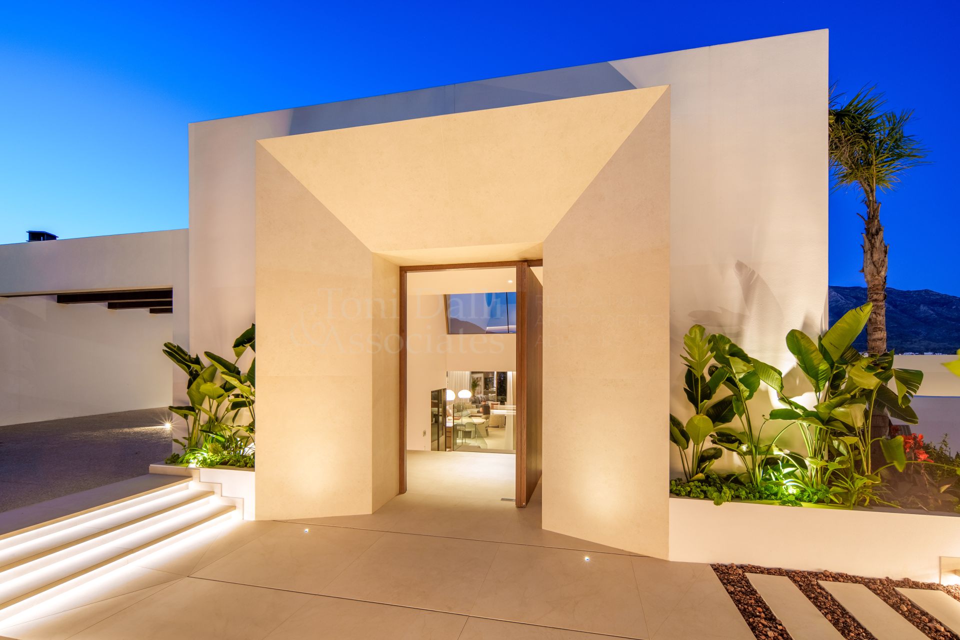 Villa in Nueva Andalucia, Marbella