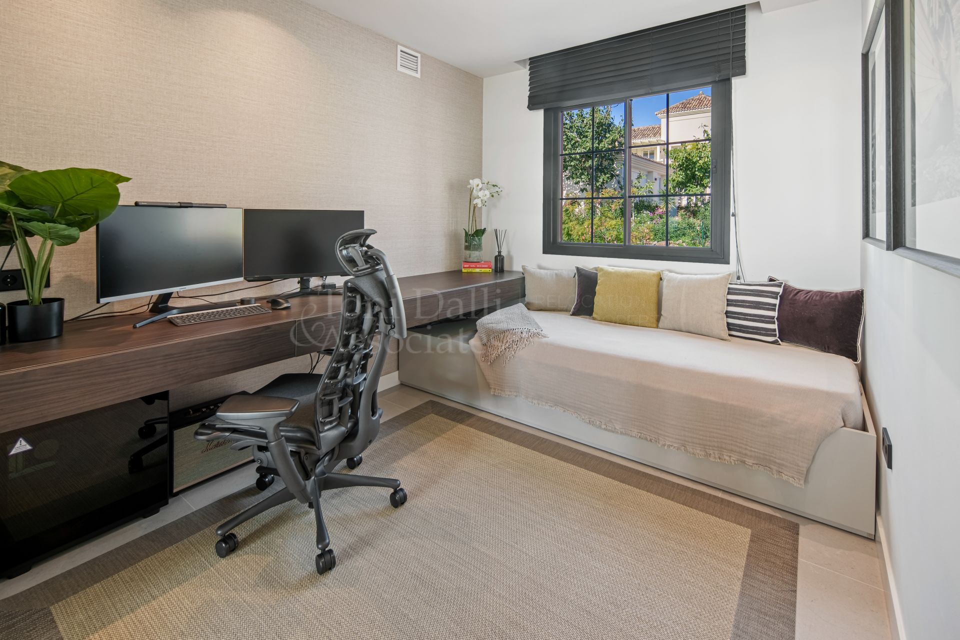 Duplex in Monte Halcones, Benahavis
