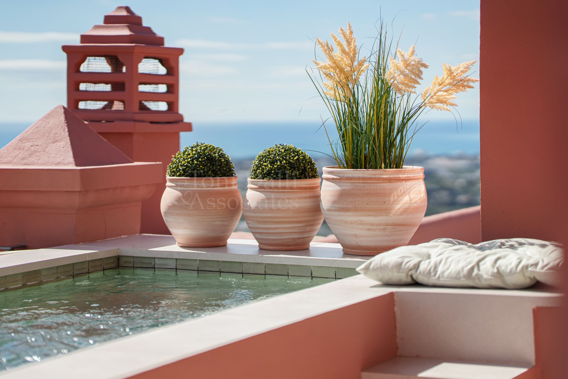 Duplex in Monte Halcones, Benahavis
