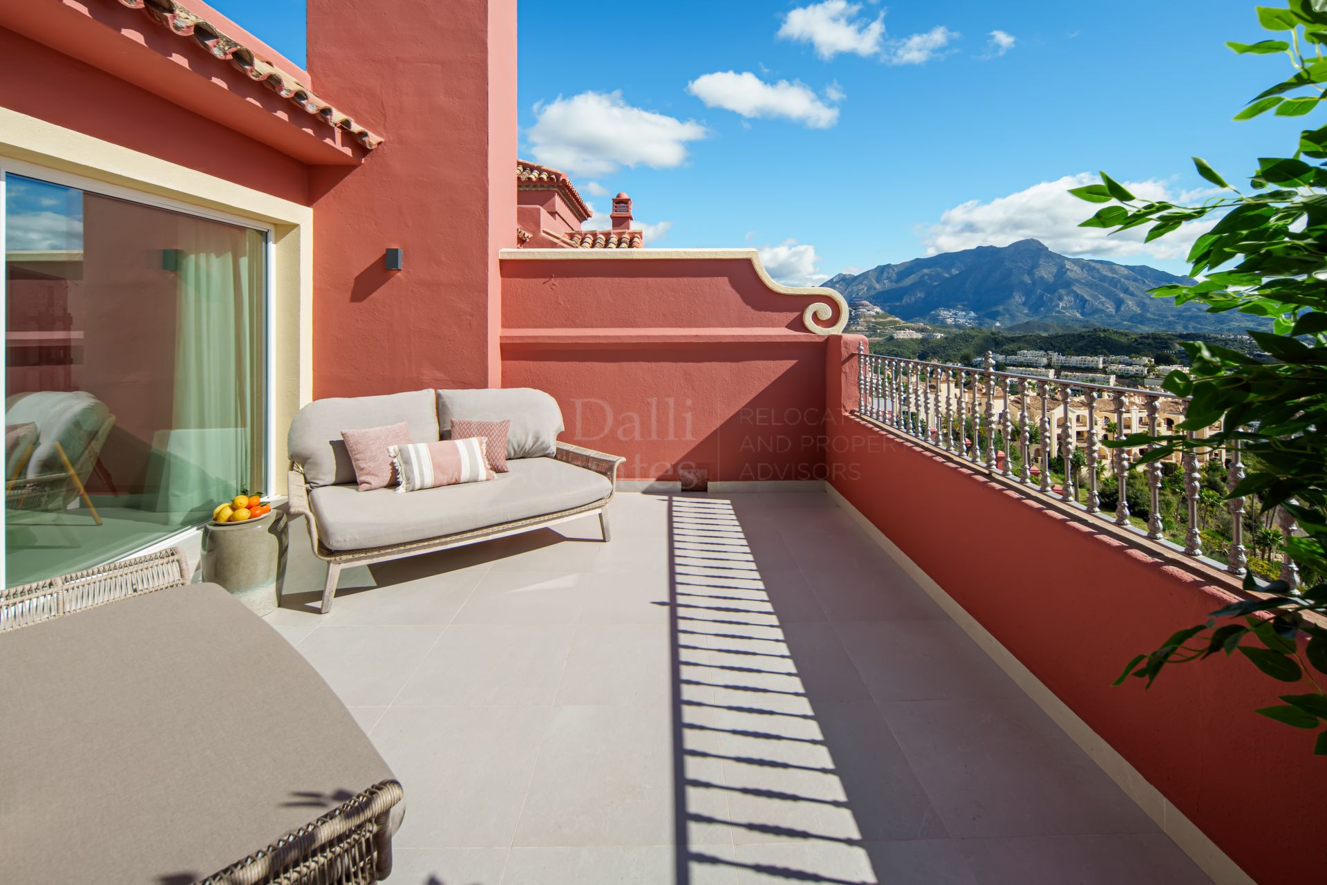Duplex in Monte Halcones, Benahavis