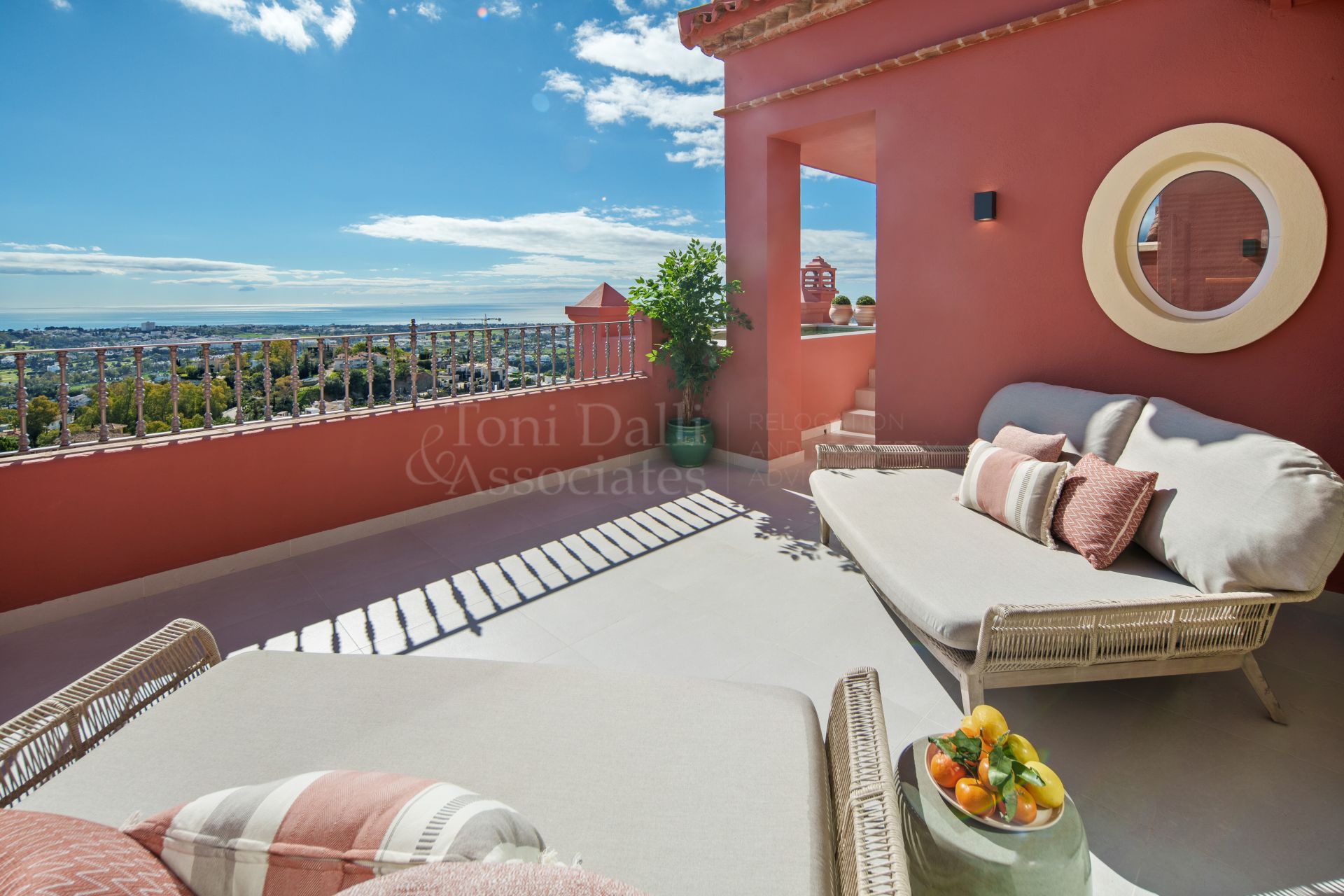 Duplex in Monte Halcones, Benahavis