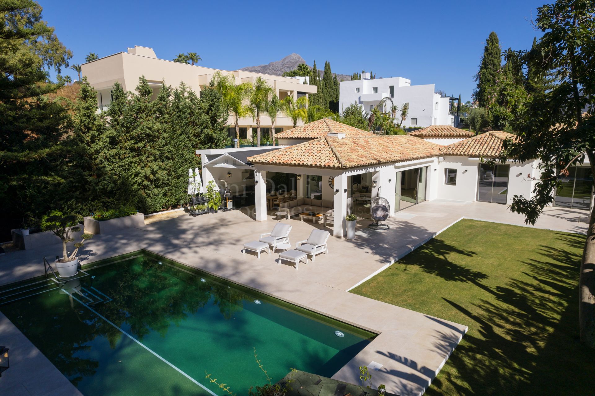 Villa in La Cerquilla, Marbella