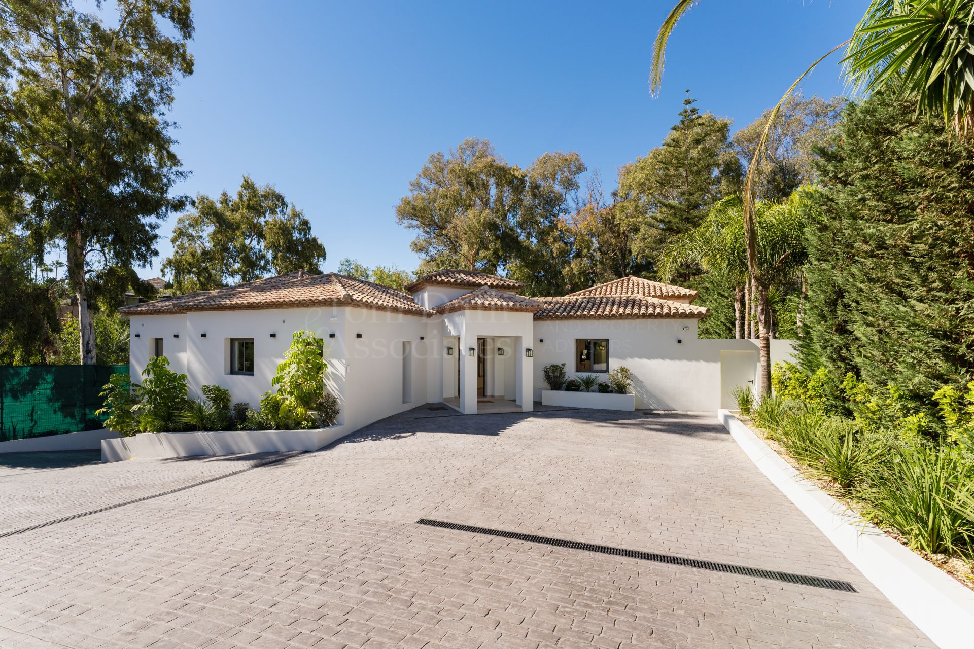 Villa in La Cerquilla, Marbella
