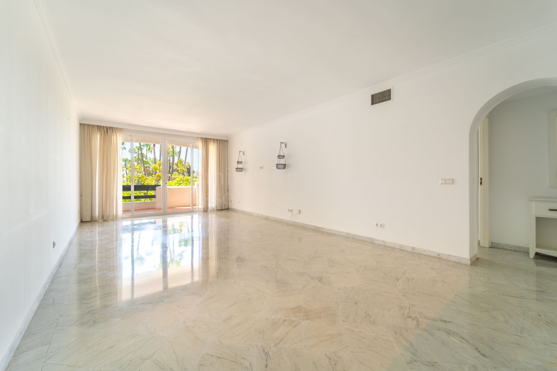 Apartment in Marina Puente Romano, Marbella