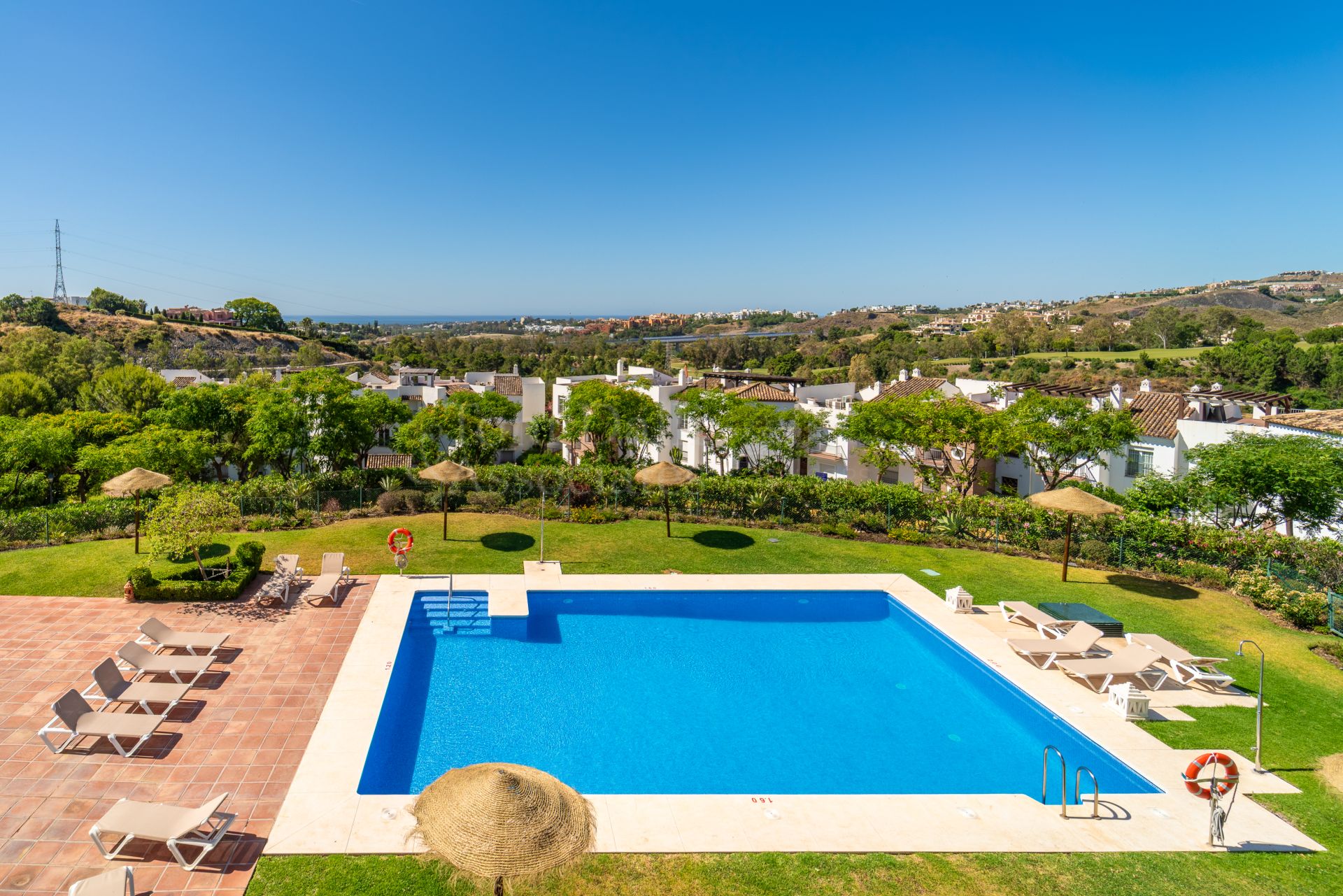Penthouse in Las Encinas, Benahavis